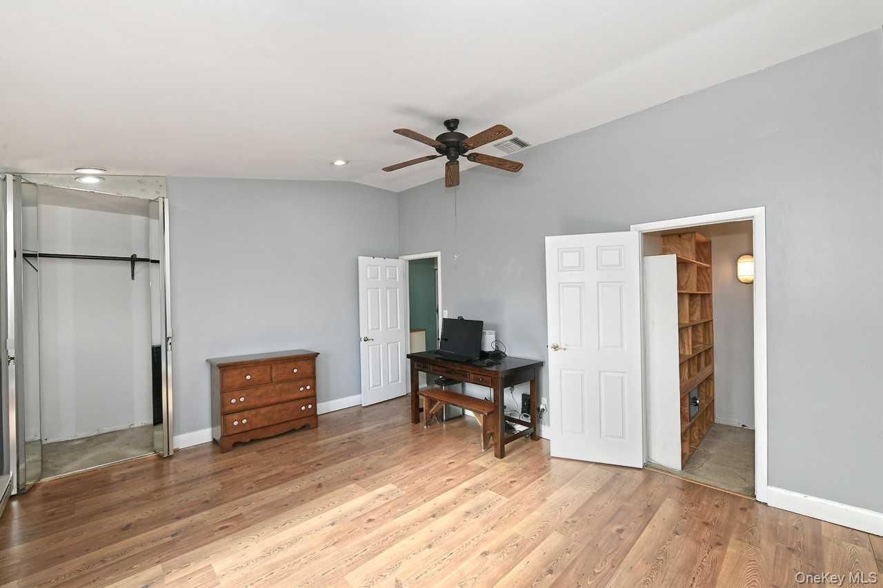 ONE ANCHORAGE Way # 1408, Freeport, NY 11520