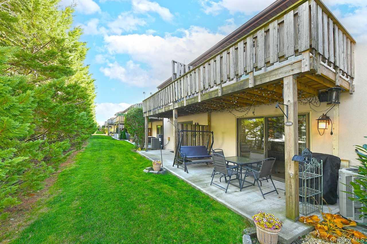 ONE ANCHORAGE Way # 1408, Freeport, NY 11520