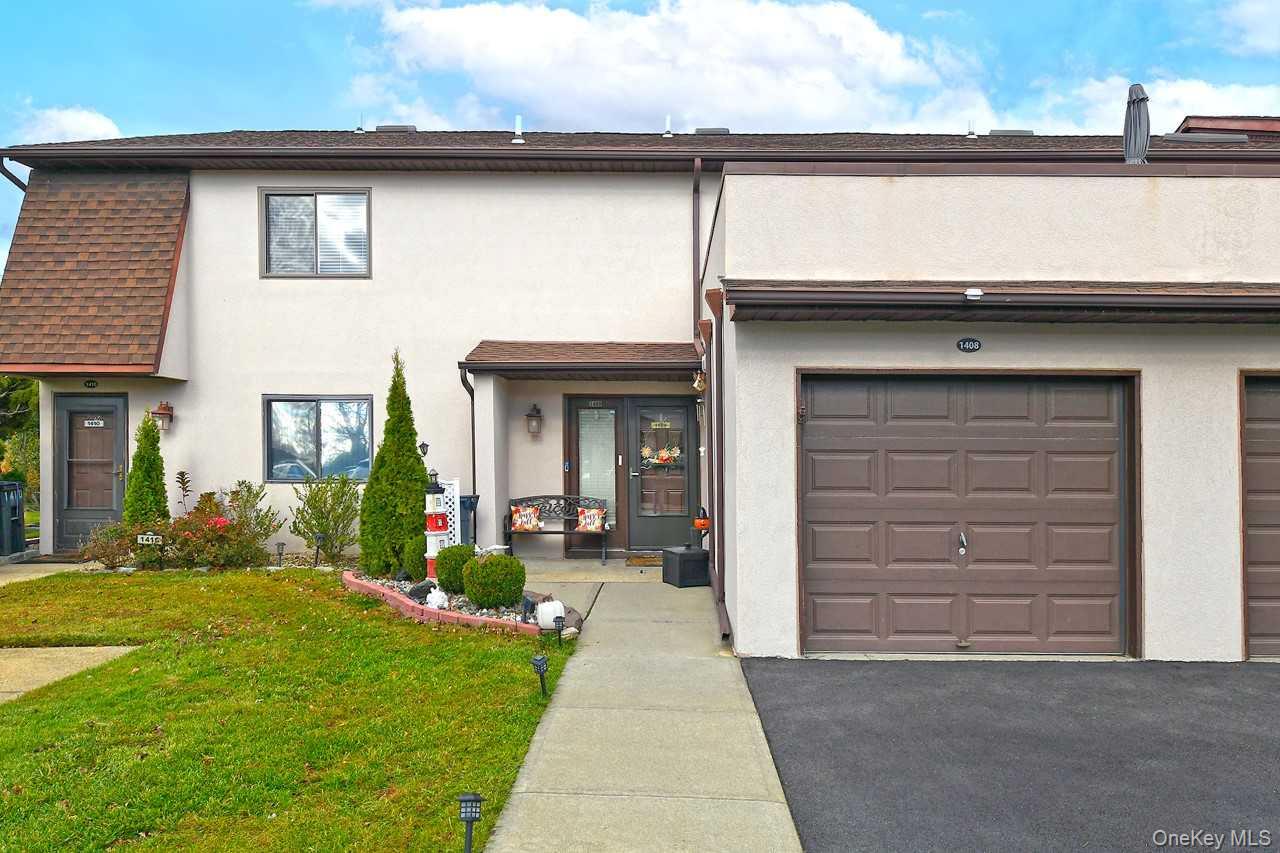 ONE ANCHORAGE Way # 1408, Freeport, NY 11520