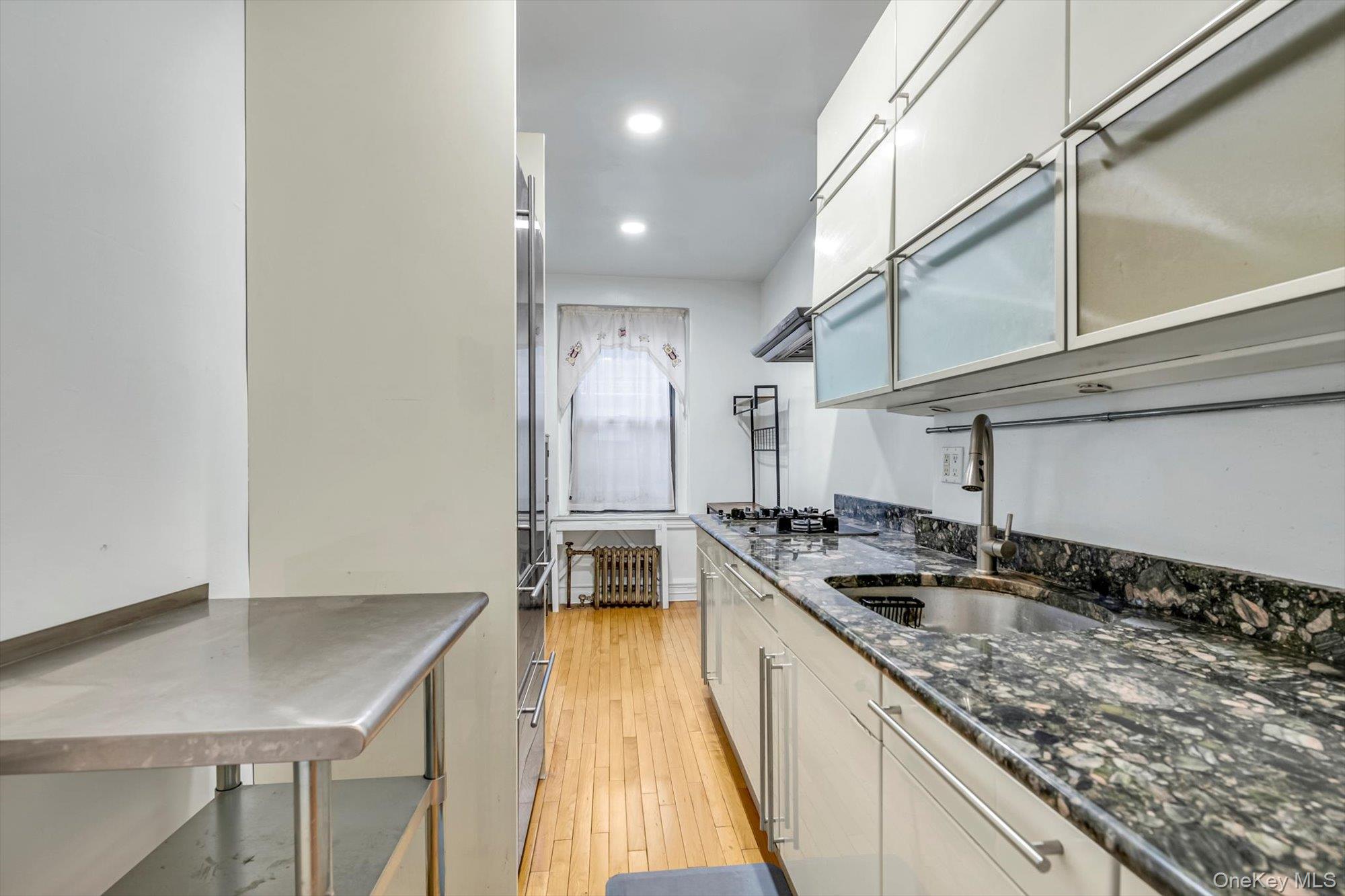 72-34 Austin Street # F10, Forest Hills, NY 11375