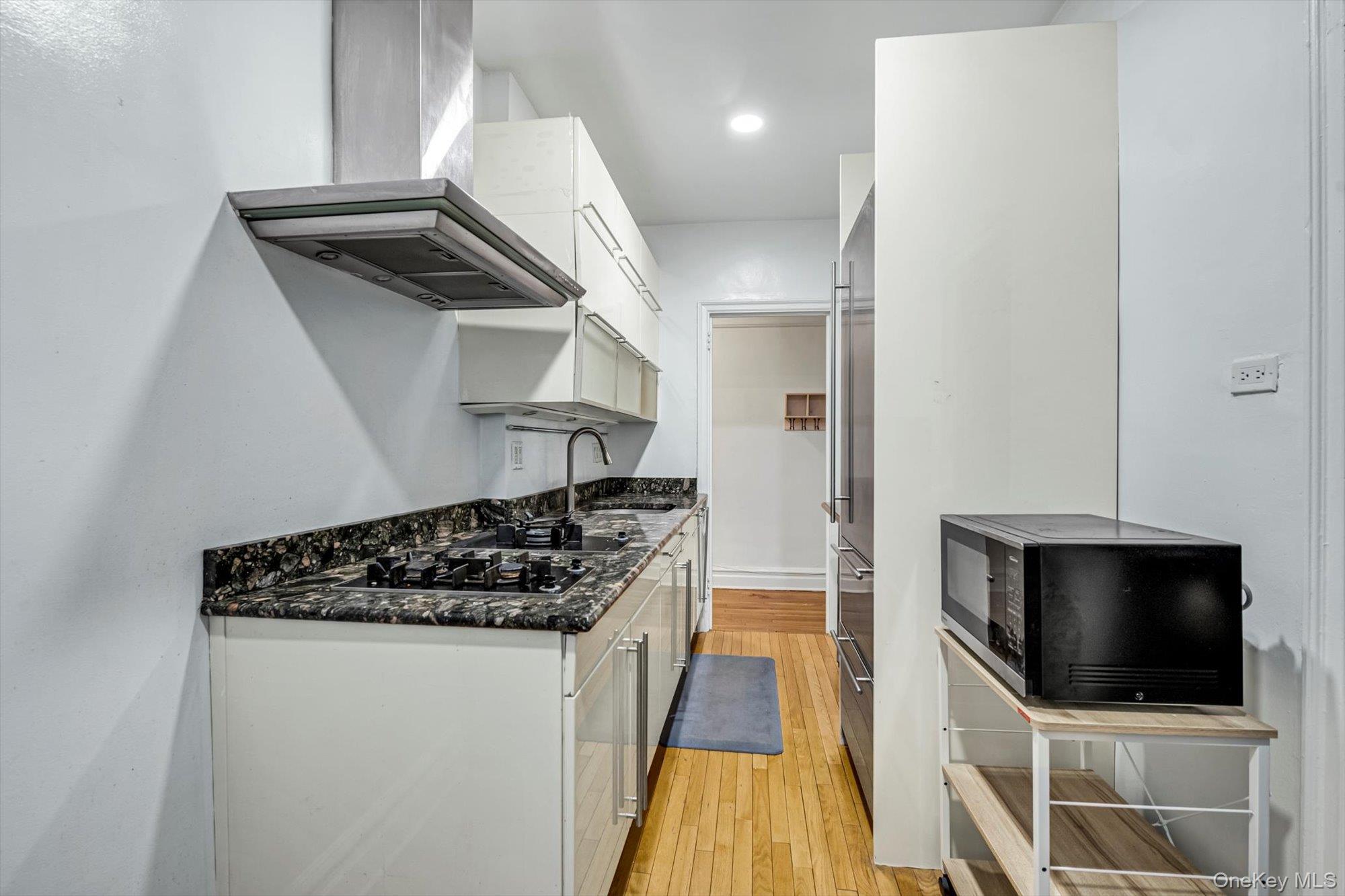 72-34 Austin Street # F10, Forest Hills, NY 11375