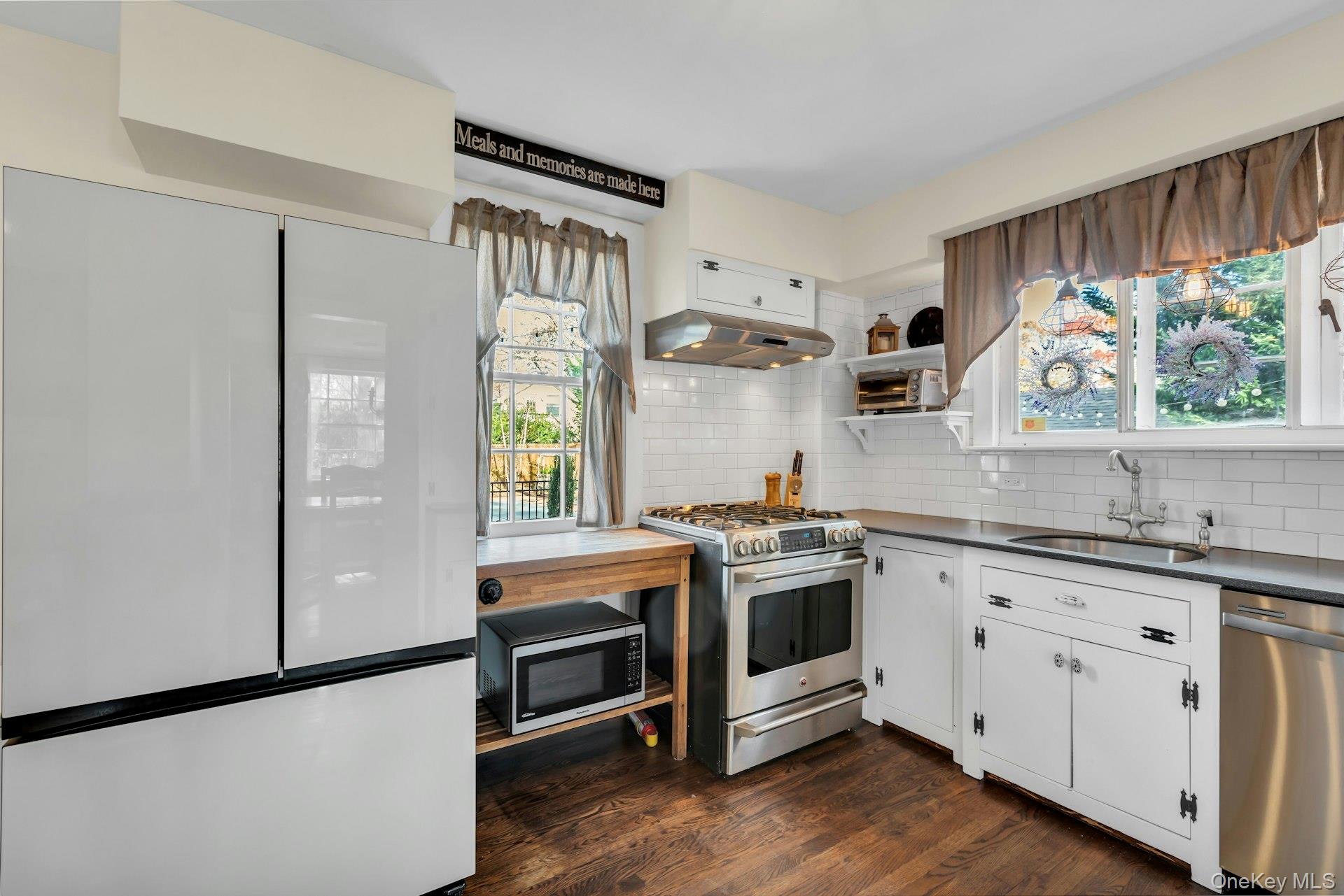 105 Academy Street, Bayport, NY 11705