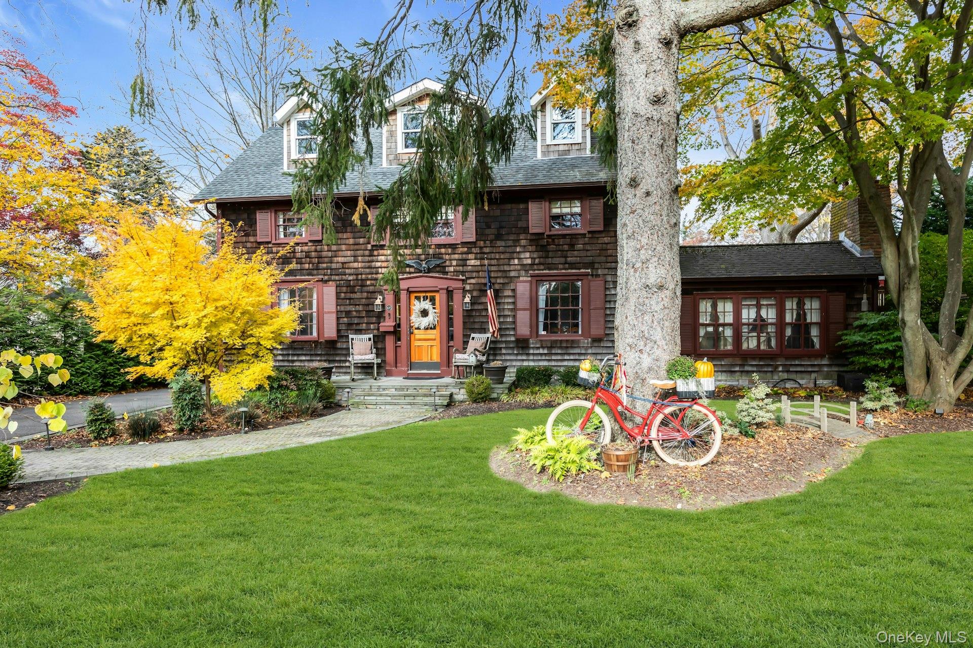 105 Academy Street, Bayport, NY 11705