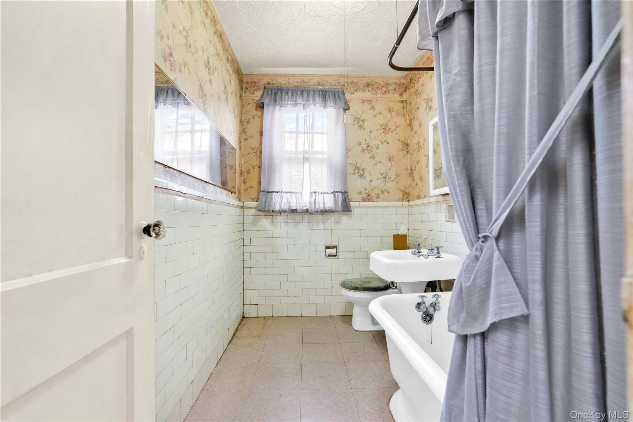 62-63 60th Drive, Maspeth, NY 11378