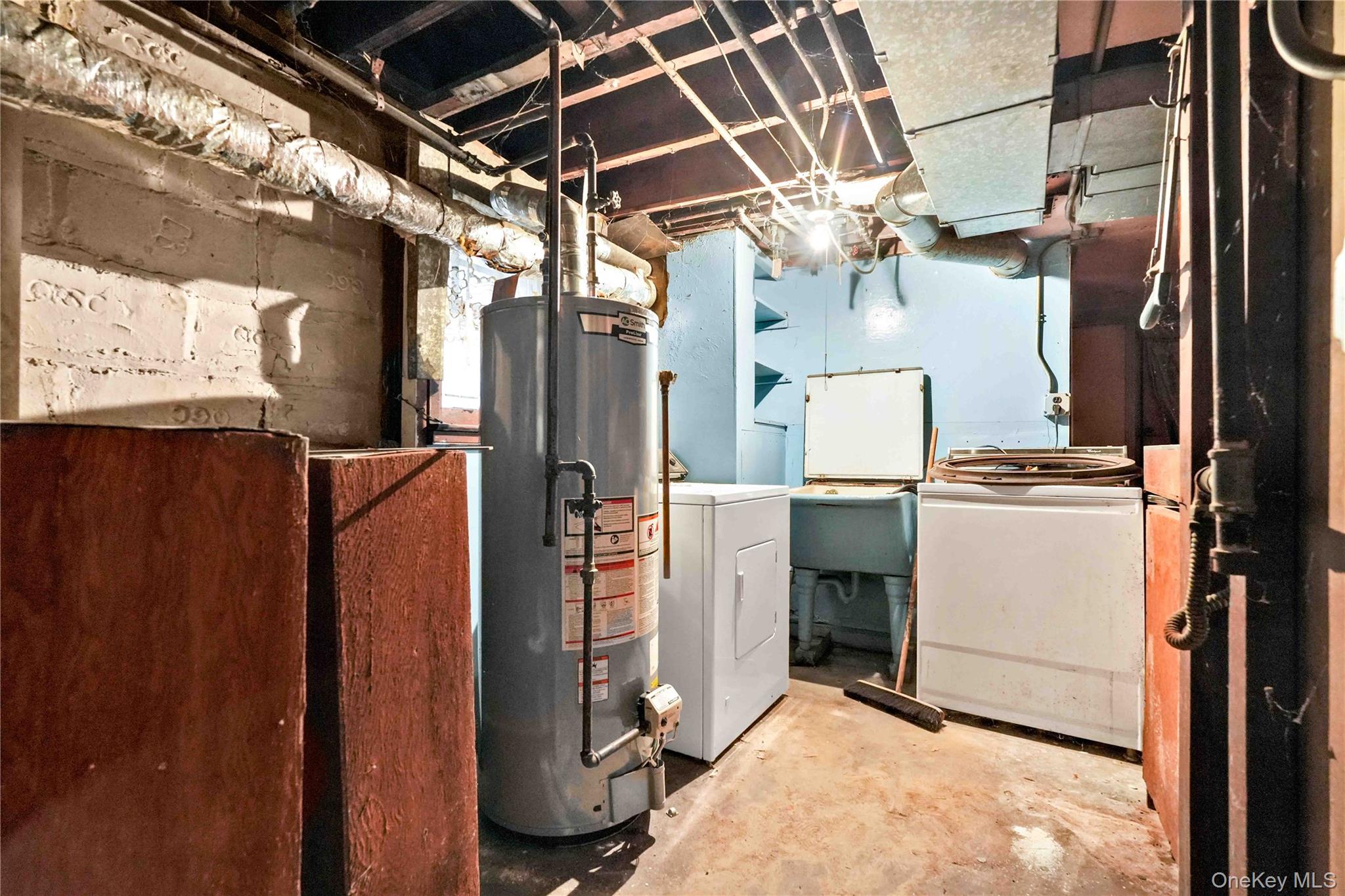 62-63 60th Drive, Maspeth, NY 11378