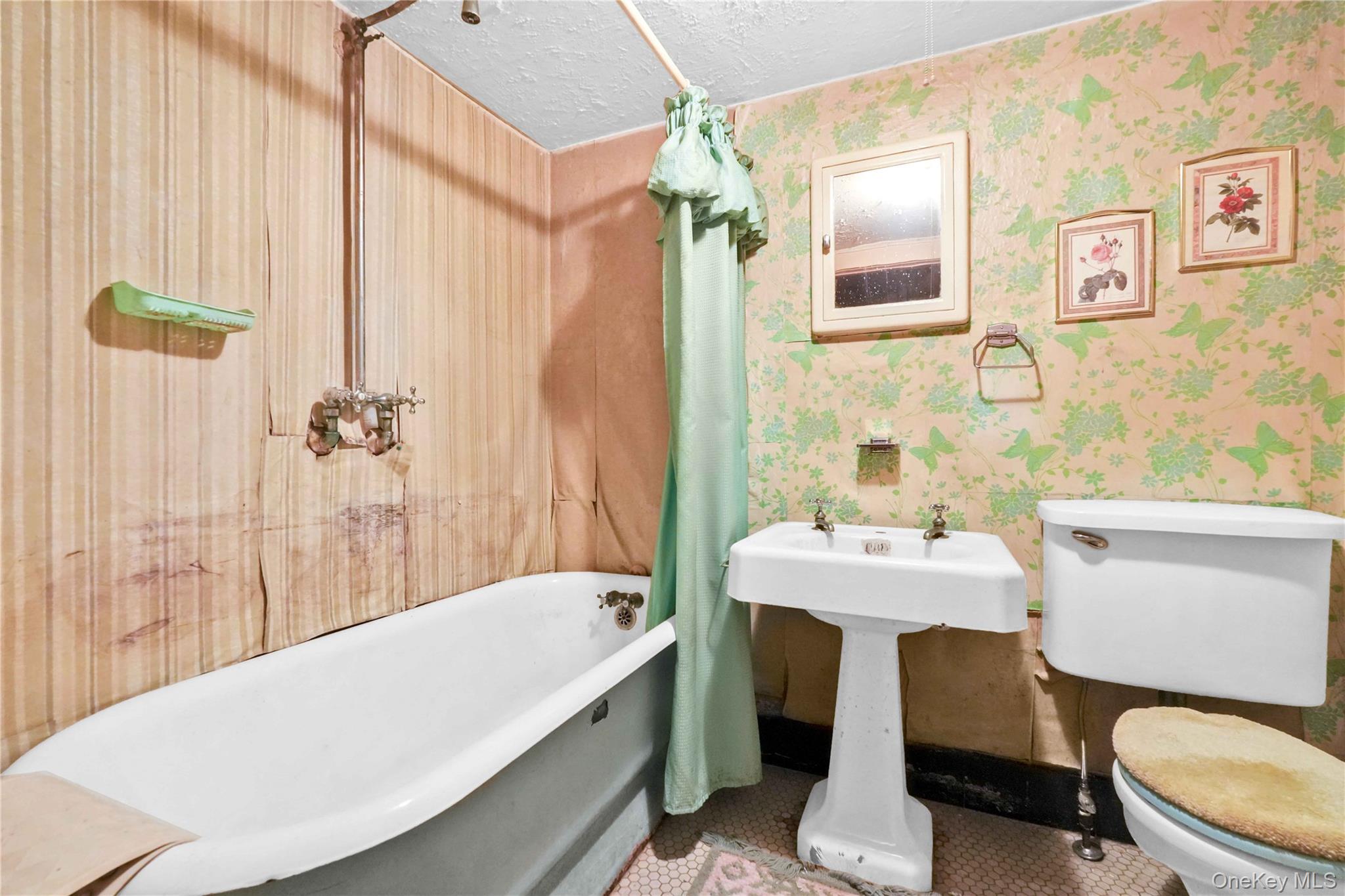 62-63 60th Drive, Maspeth, NY 11378