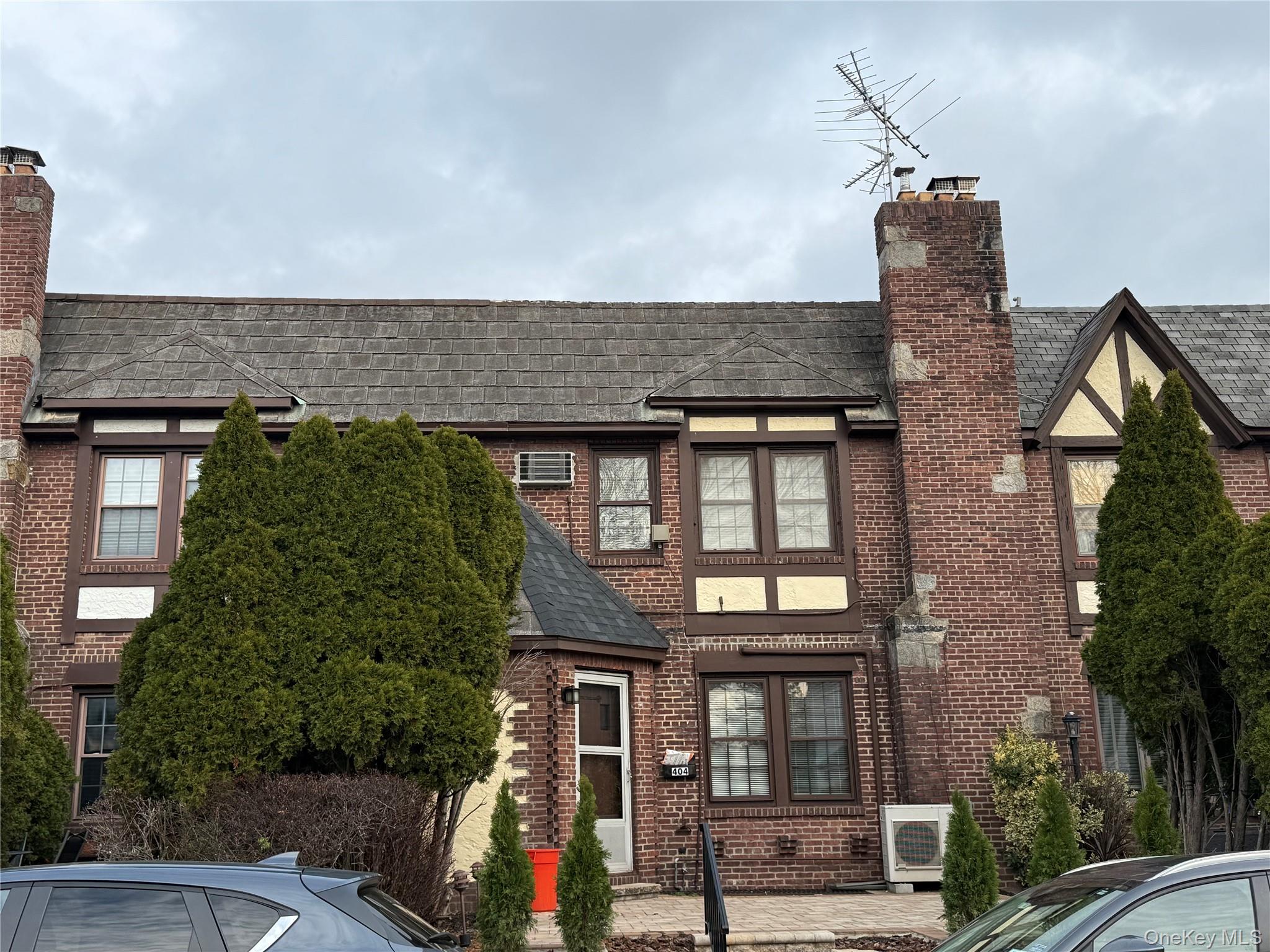 404 Bauer Place, Mineola, NY 11501