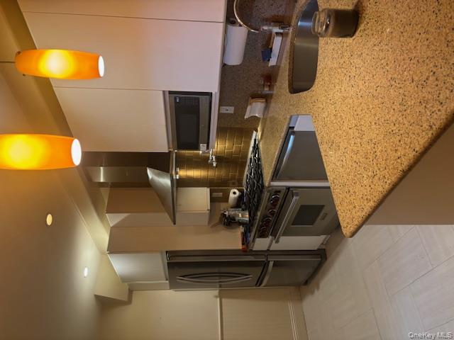 404 Bauer Place, Mineola, NY 11501