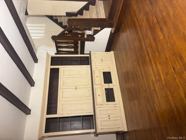 404 Bauer Place, Mineola, NY 11501