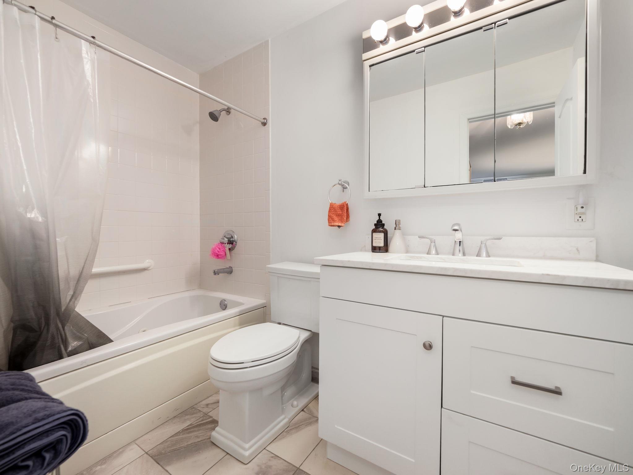 2 Windsor Circle, New City, NY 10956