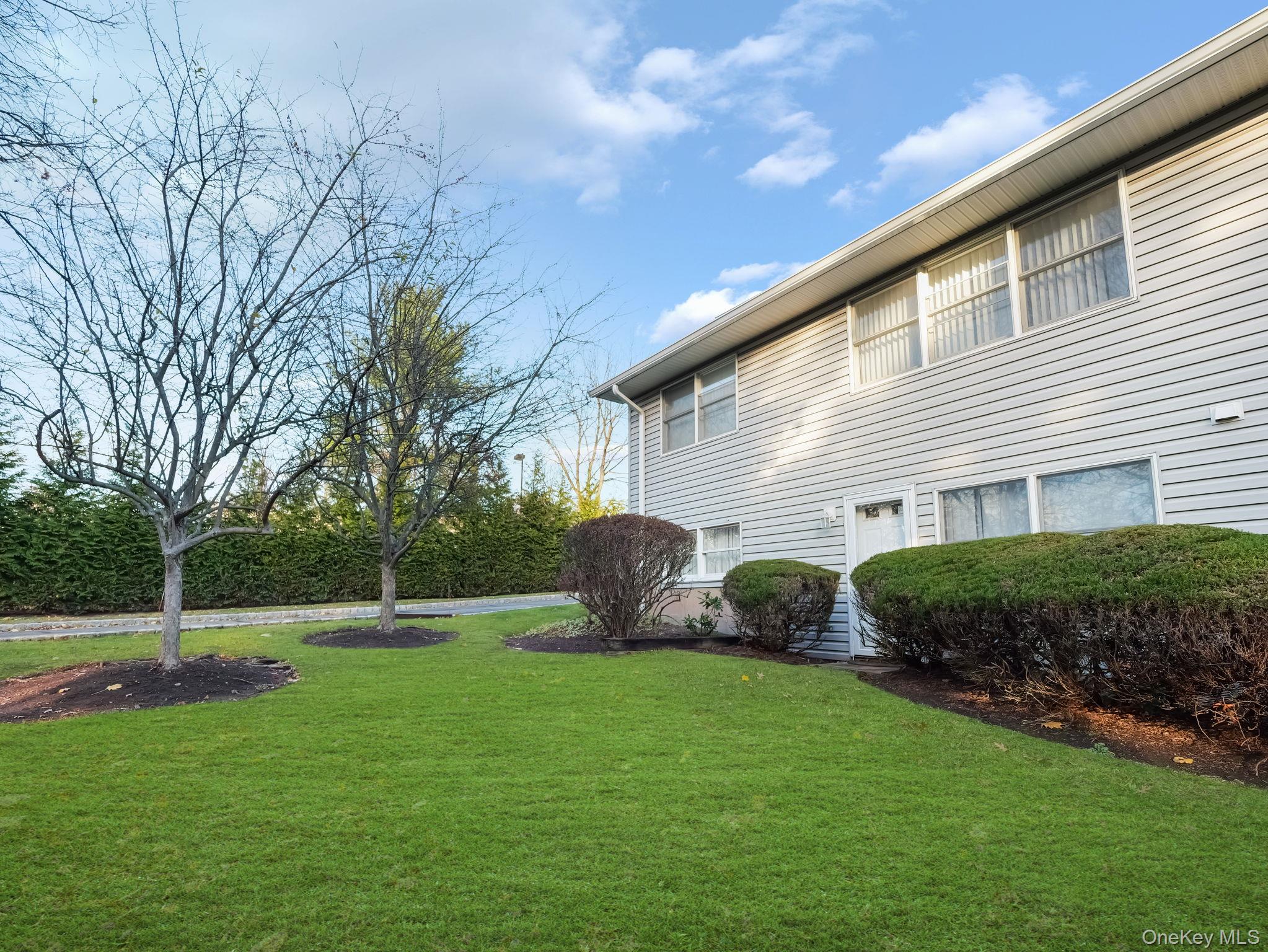 2 Windsor Circle, New City, NY 10956