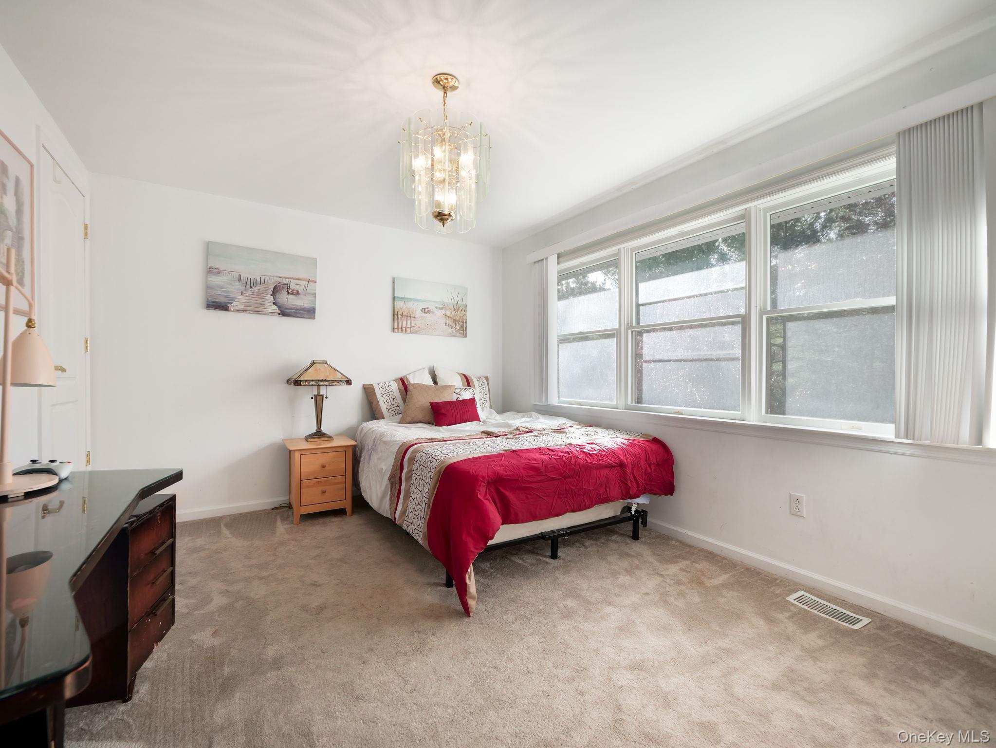 2 Windsor Circle, New City, NY 10956