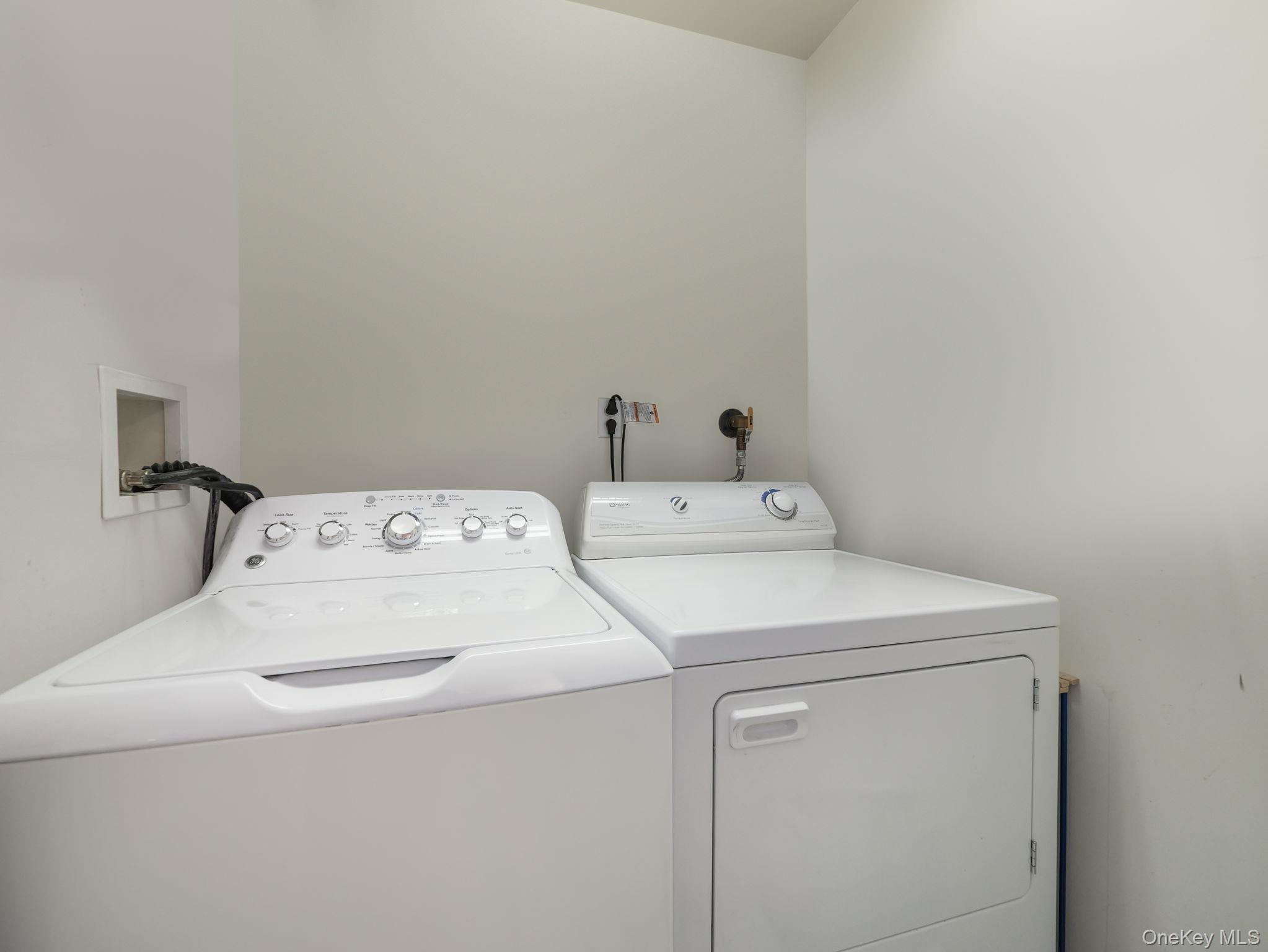 2 Windsor Circle, New City, NY 10956