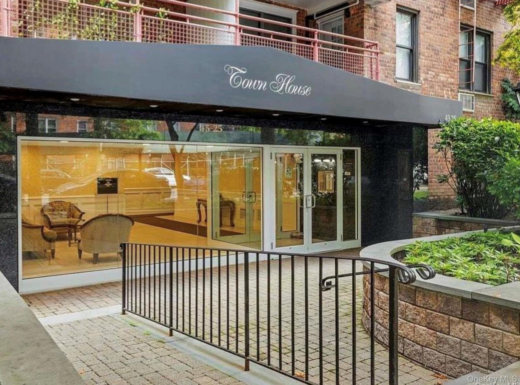 43-25 Douglaston Parkway # #B, Douglaston, NY 11363