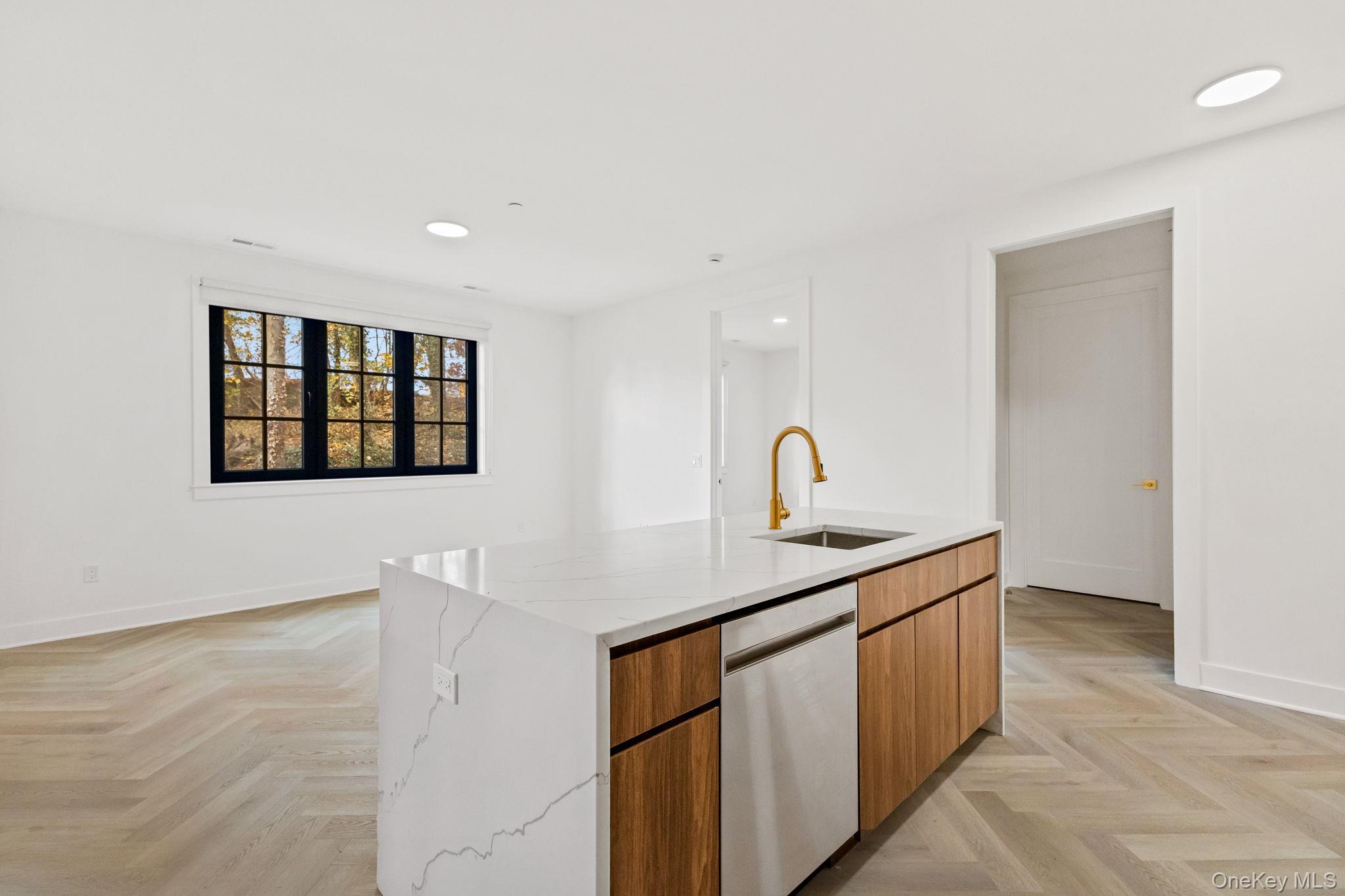 100 E Putnam Avenue # 304, Call Listing Agent, CT 06807