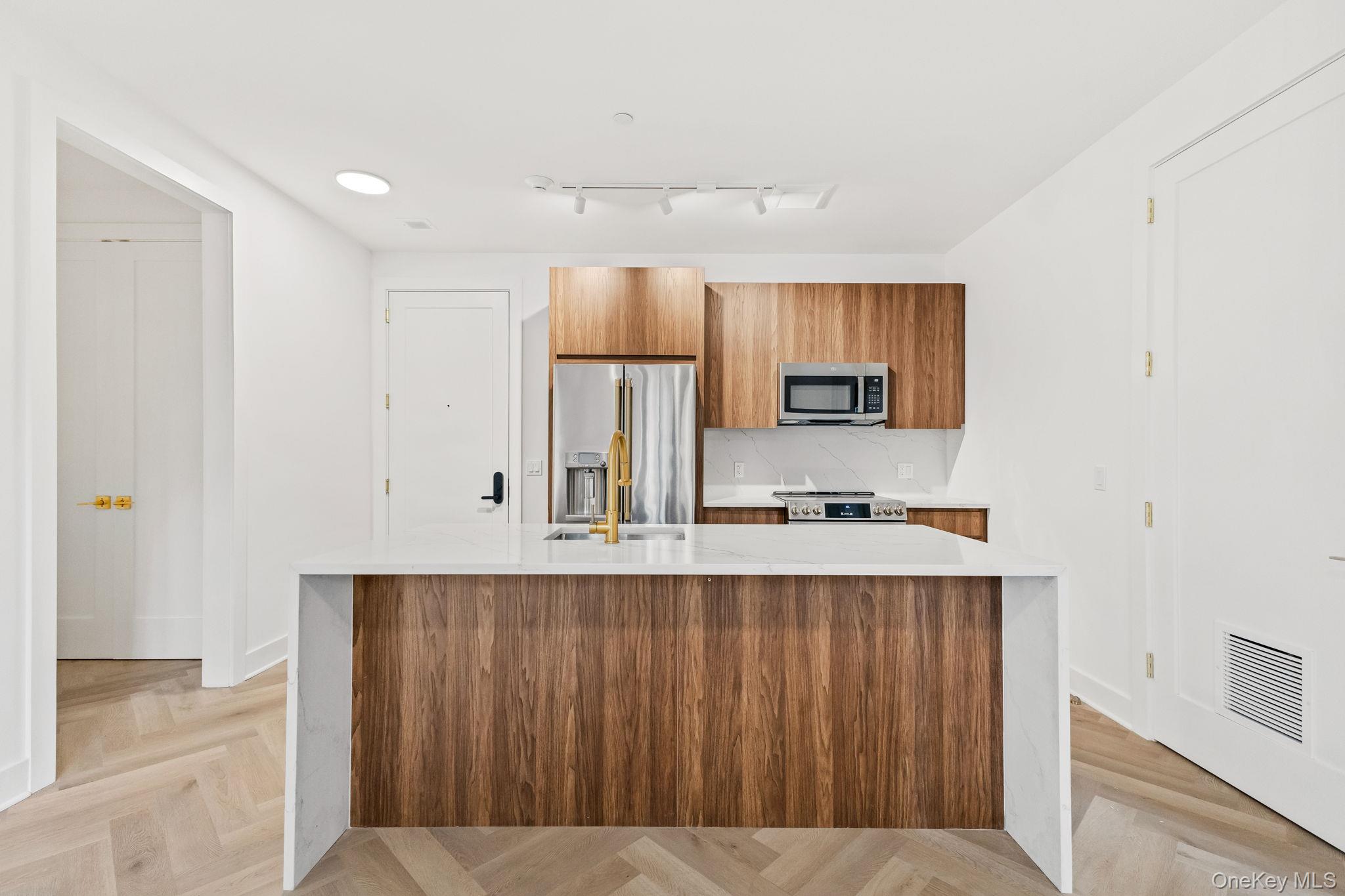 100 E Putnam Avenue # 304, Call Listing Agent, CT 06807