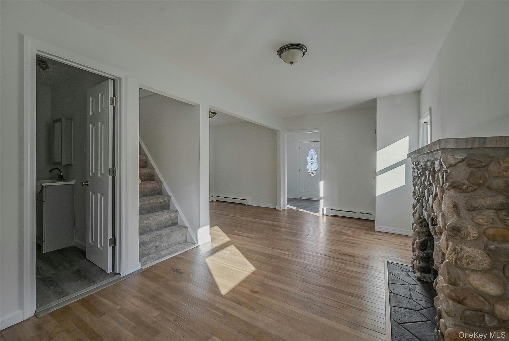 8 Pansy Road, Rocky Point, NY 11778