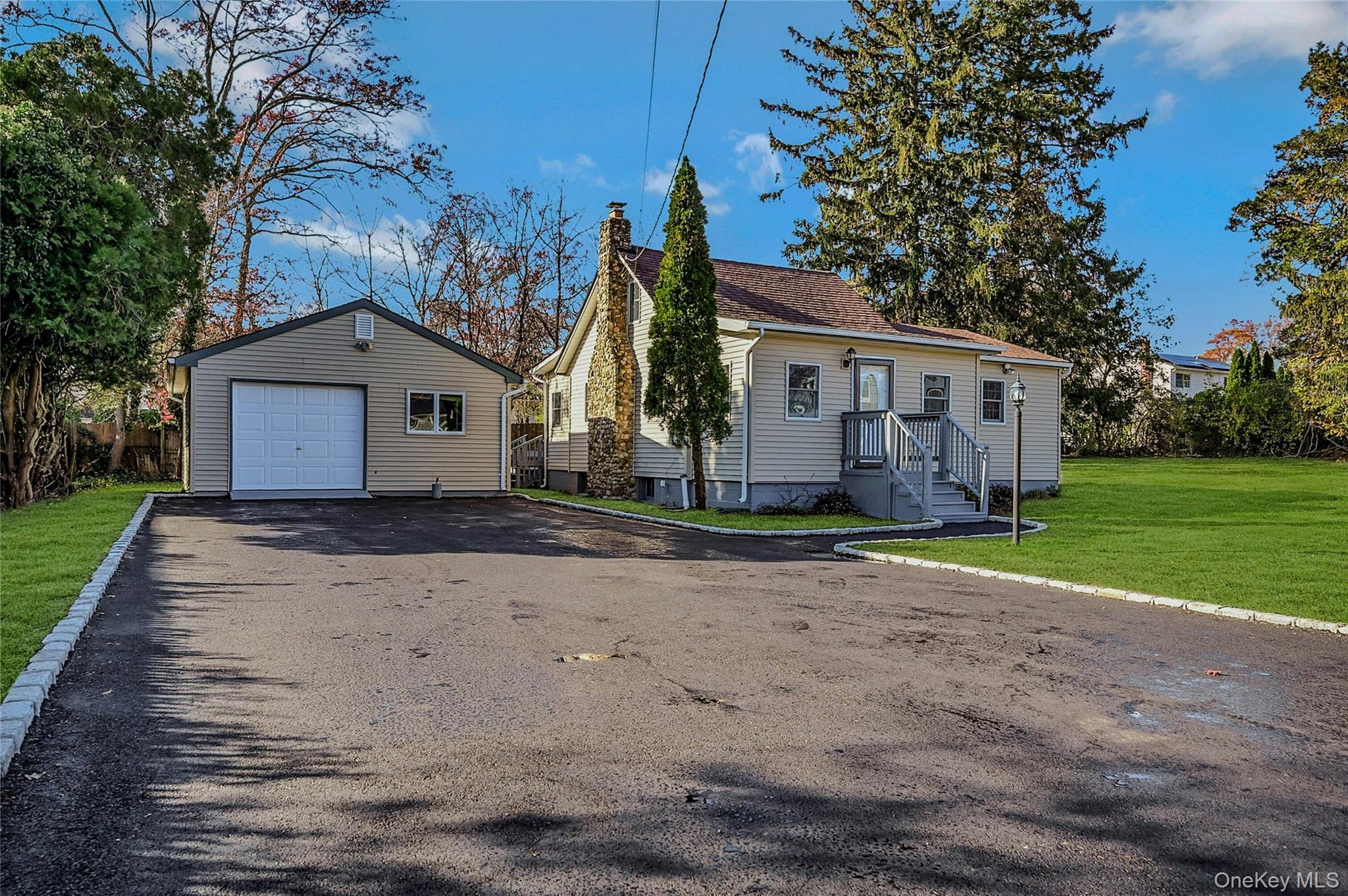 8 Pansy Road, Rocky Point, NY 11778