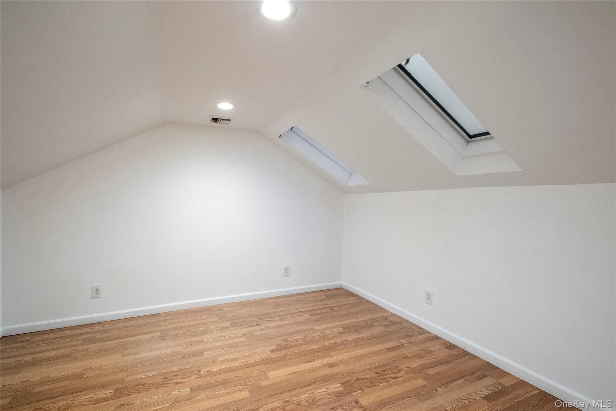 14 Bayville Avenue # 4, Bayville, NY 11709