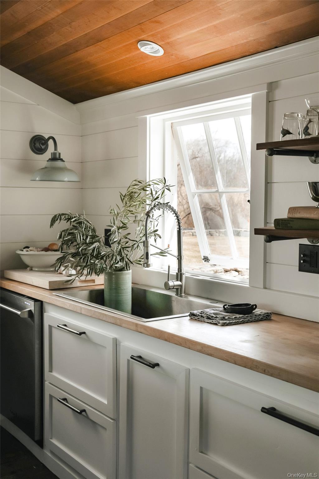 433 Rapp Road, Kinderhook, NY 12184