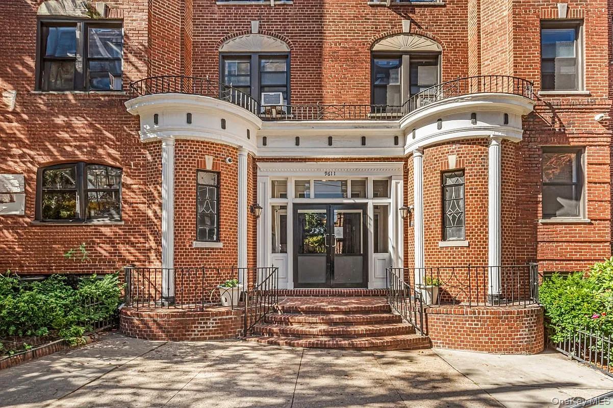 96-11 65 Rd # 1, Rego Park, NY 11374