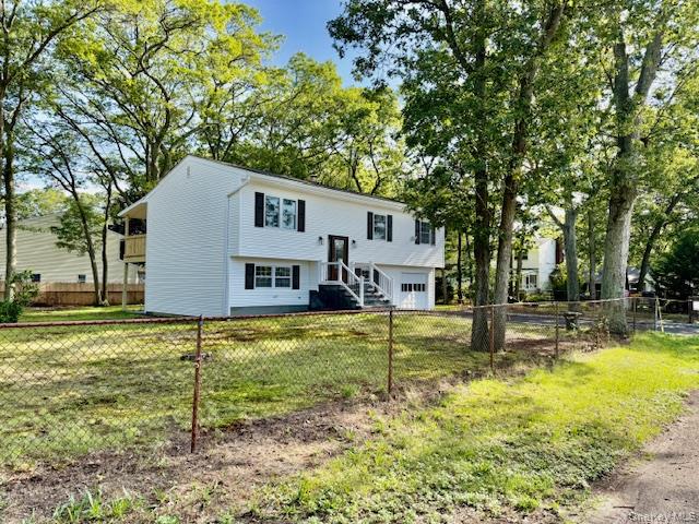 30 7th Street, Holbrook, NY 11741