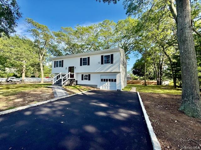 30 7th Street, Holbrook, NY 11741