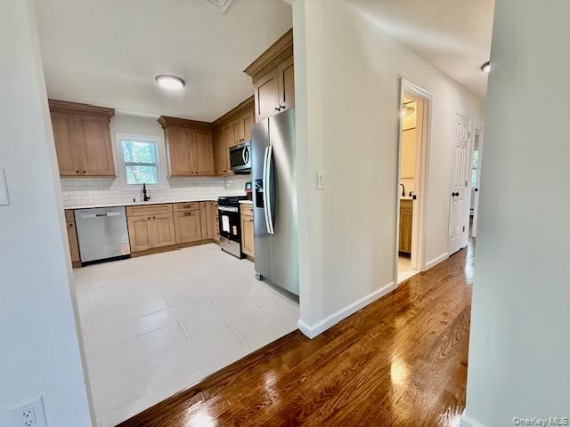 30 7th Street, Holbrook, NY 11741