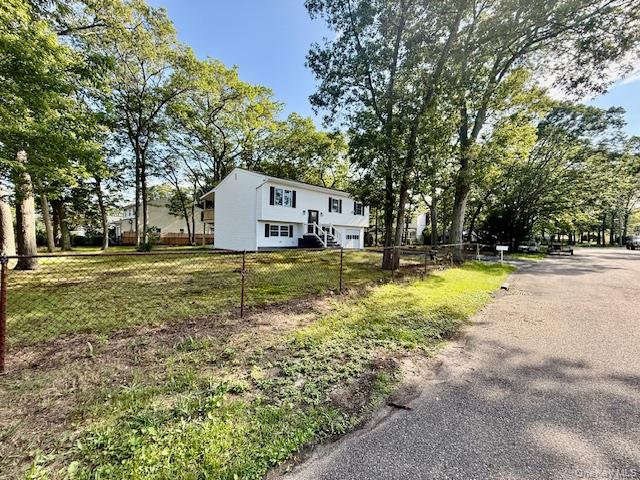 30 7th Street, Holbrook, NY 11741