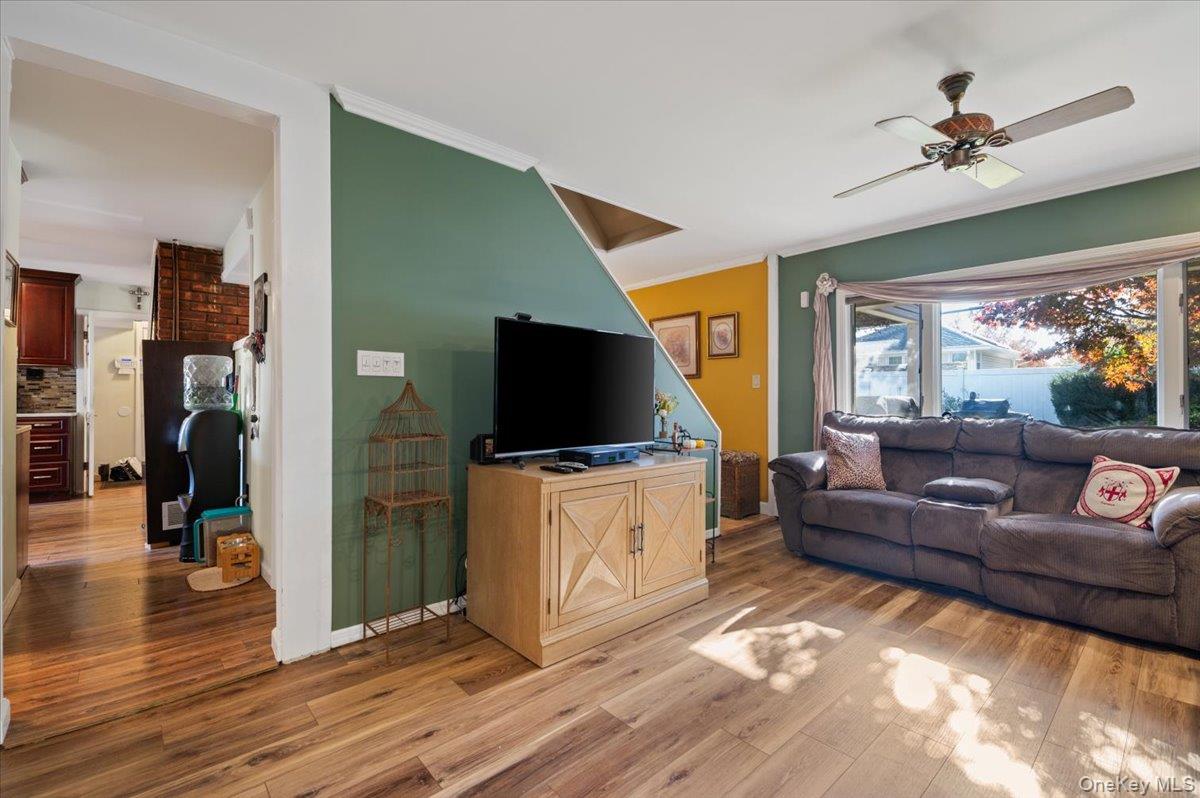 341 Red Maple Drive S, Wantagh, NY 11793