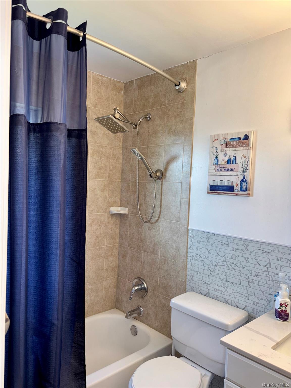 33 Farber Drive # 33, West Babylon, NY 11704