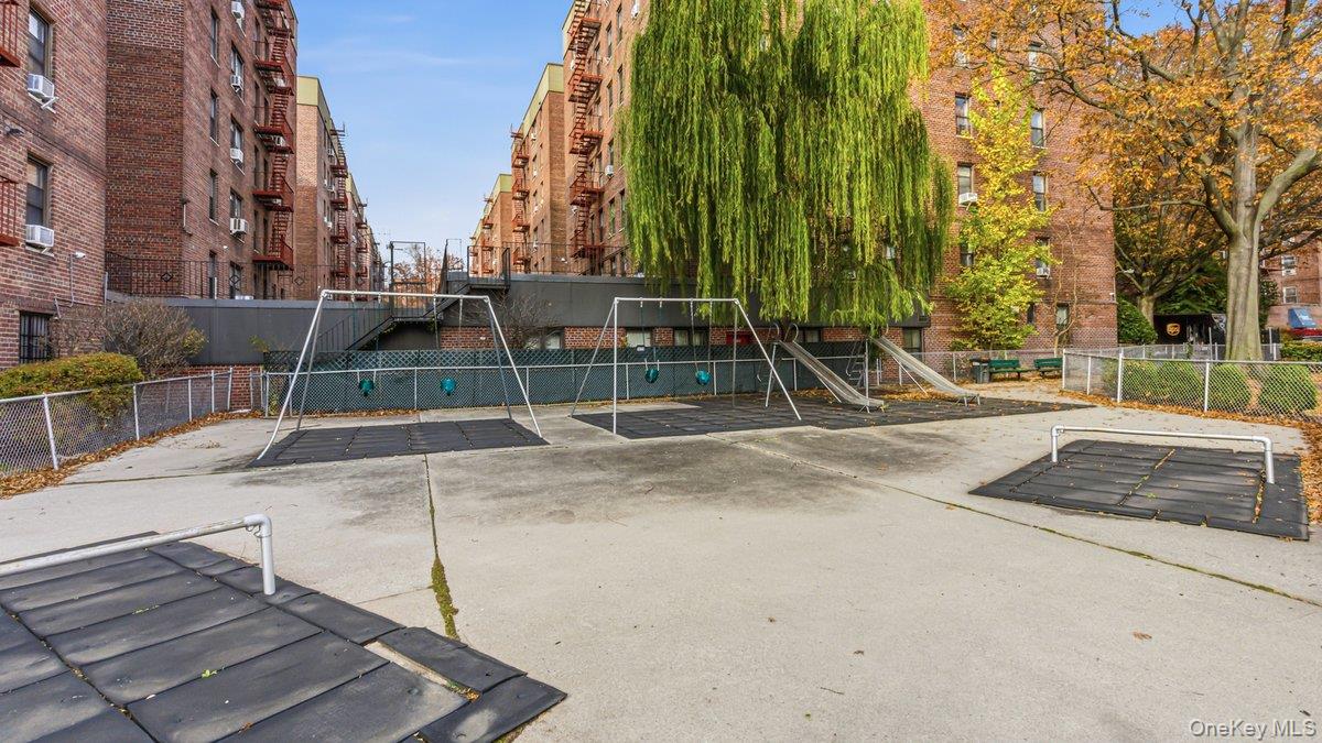 83-35 139 Street # 1D, Briarwood, NY 11435