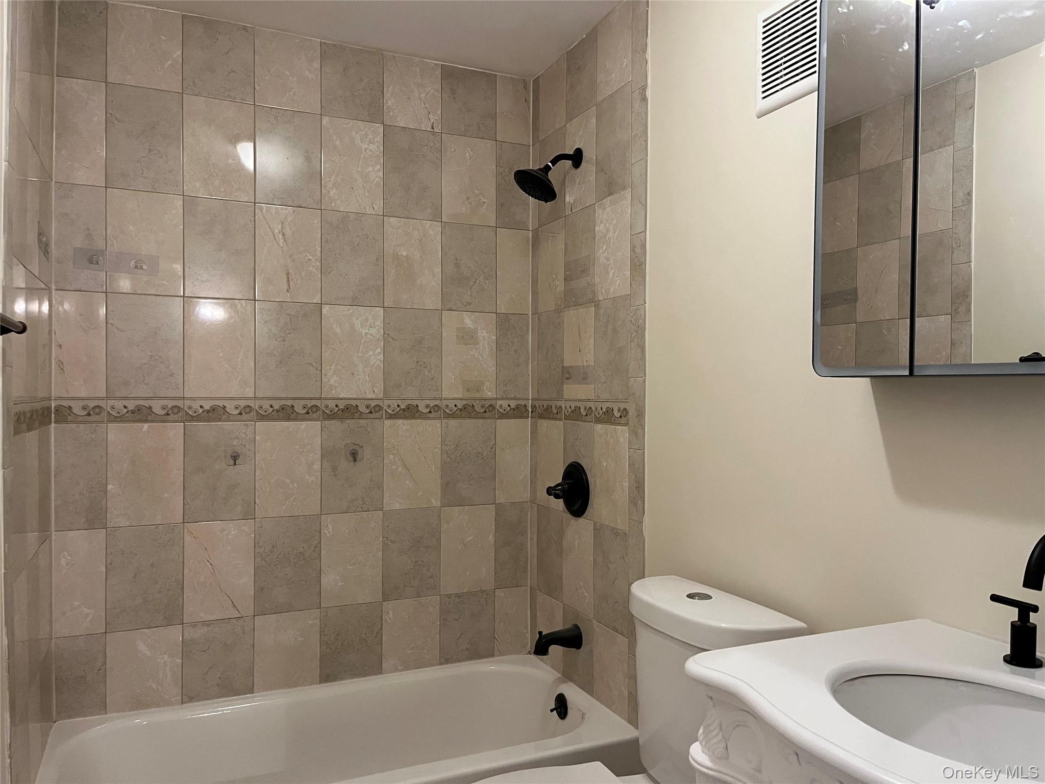 410 Jericho Turnpike # 2B, New Hyde Park, NY 11040