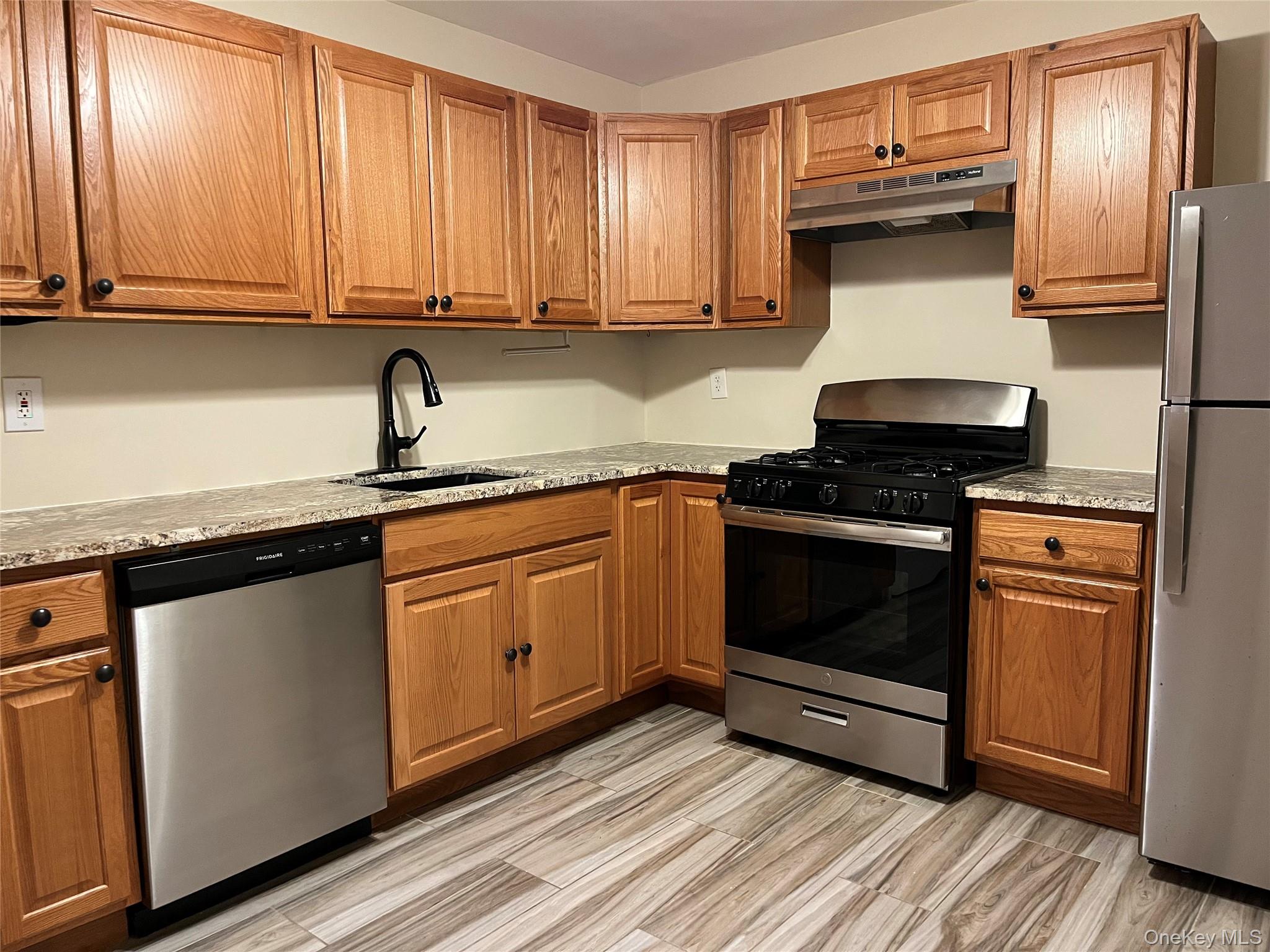 410 Jericho Turnpike # 2B, New Hyde Park, NY 11040