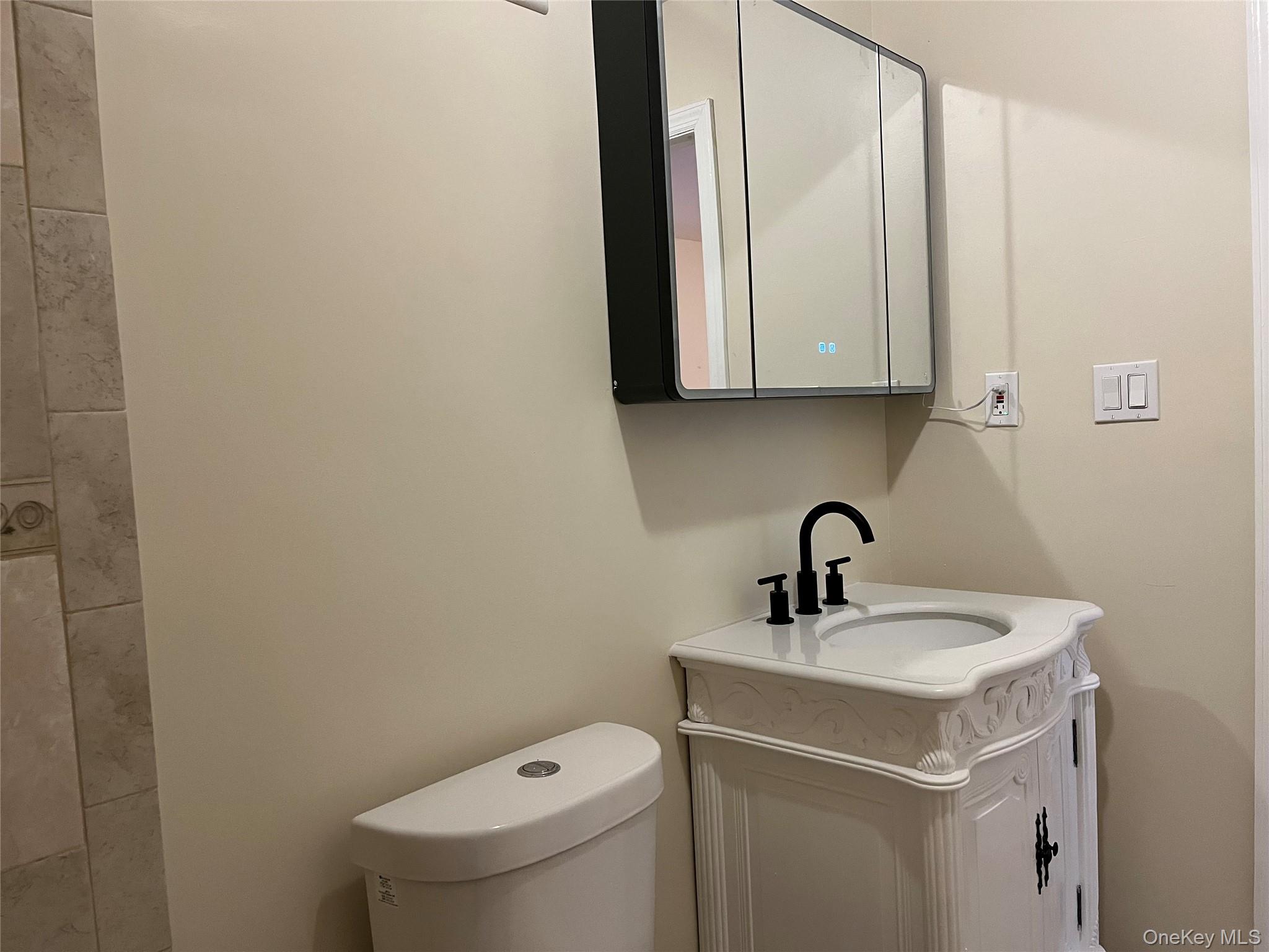 410 Jericho Turnpike # 2B, New Hyde Park, NY 11040