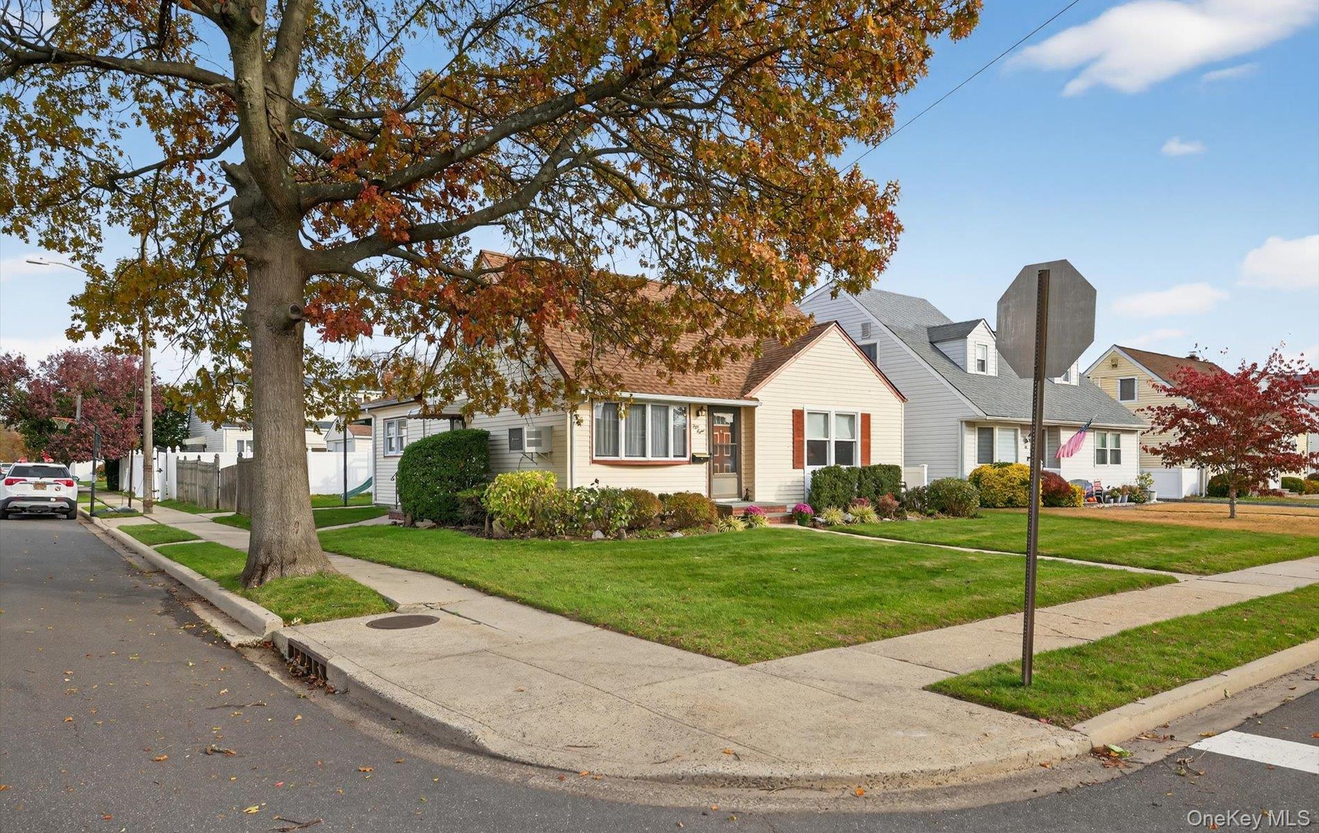 58 Virginia Avenue, Plainview, NY 11803