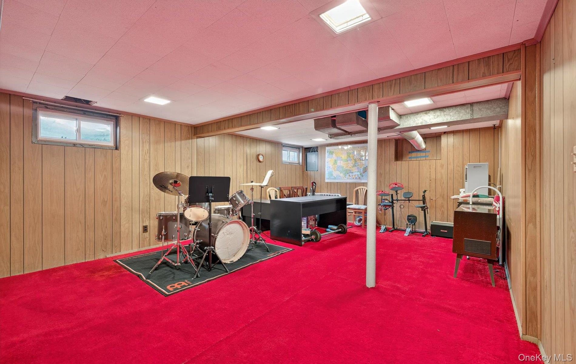 58 Virginia Avenue, Plainview, NY 11803