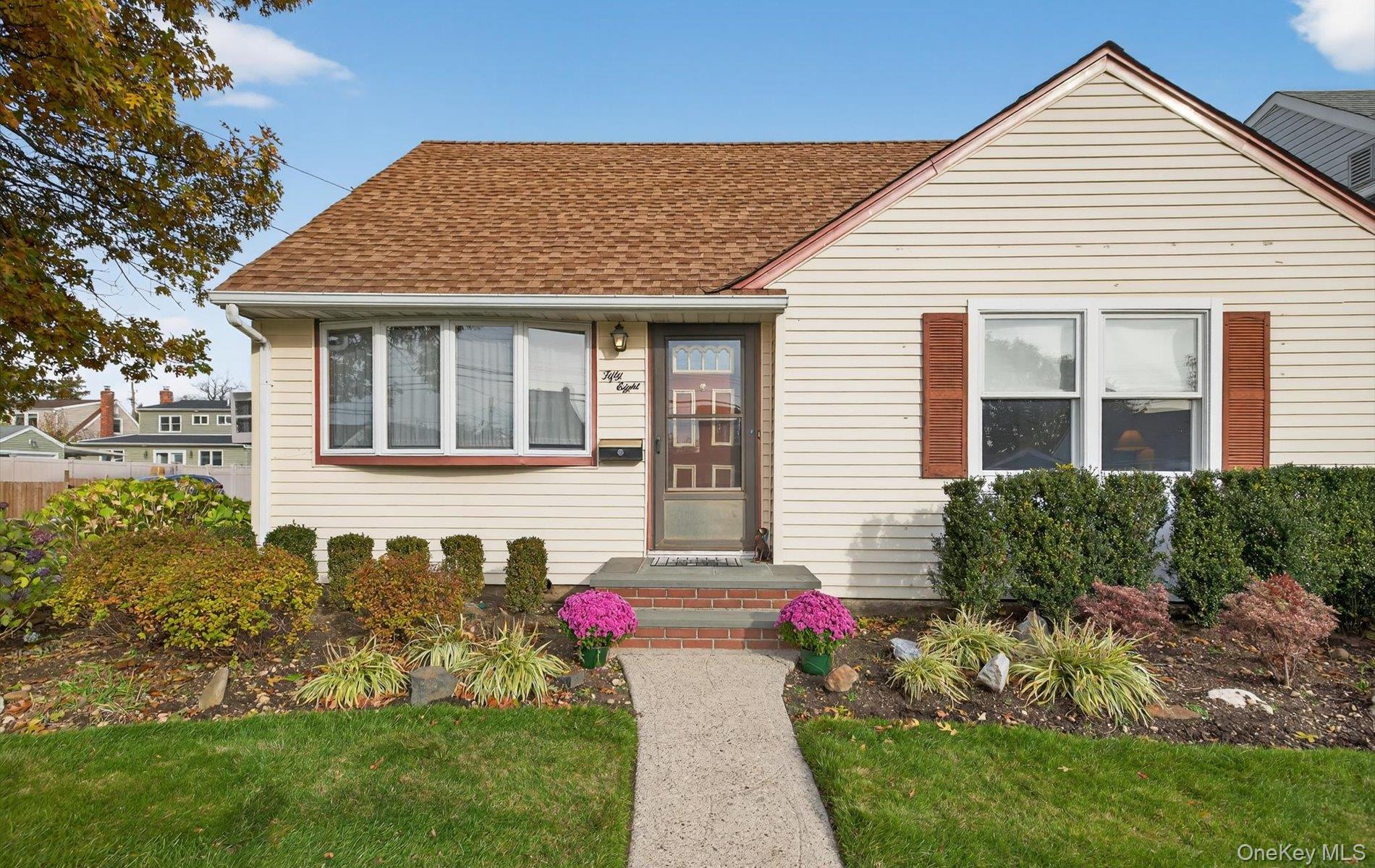 58 Virginia Avenue, Plainview, NY 11803