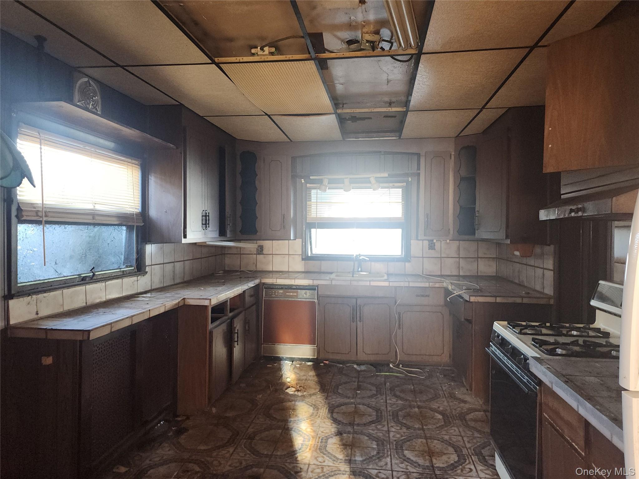 39 Hilbert Street, Hempstead, NY 11550