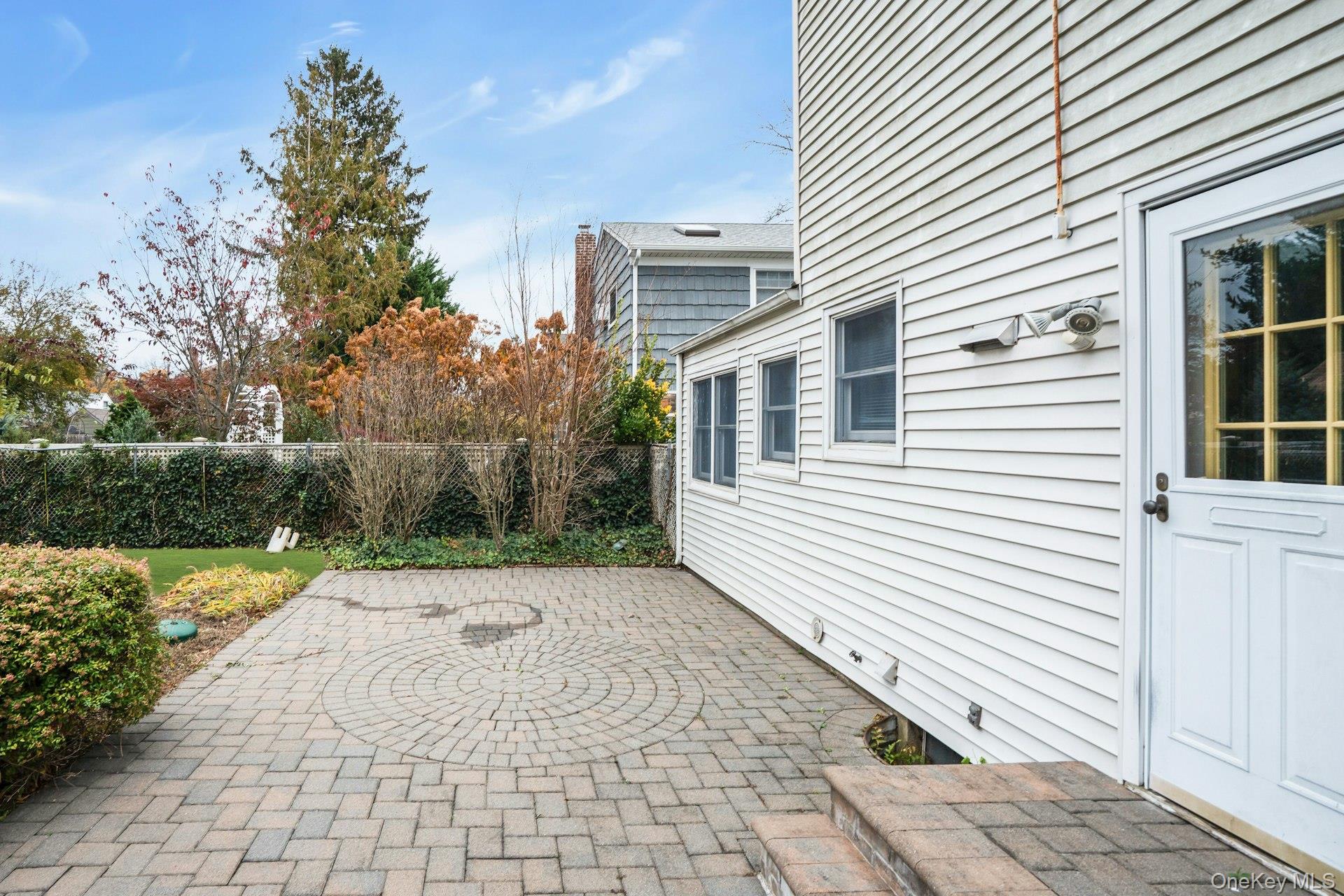 606 7th Avenue, East Northport, NY 11731