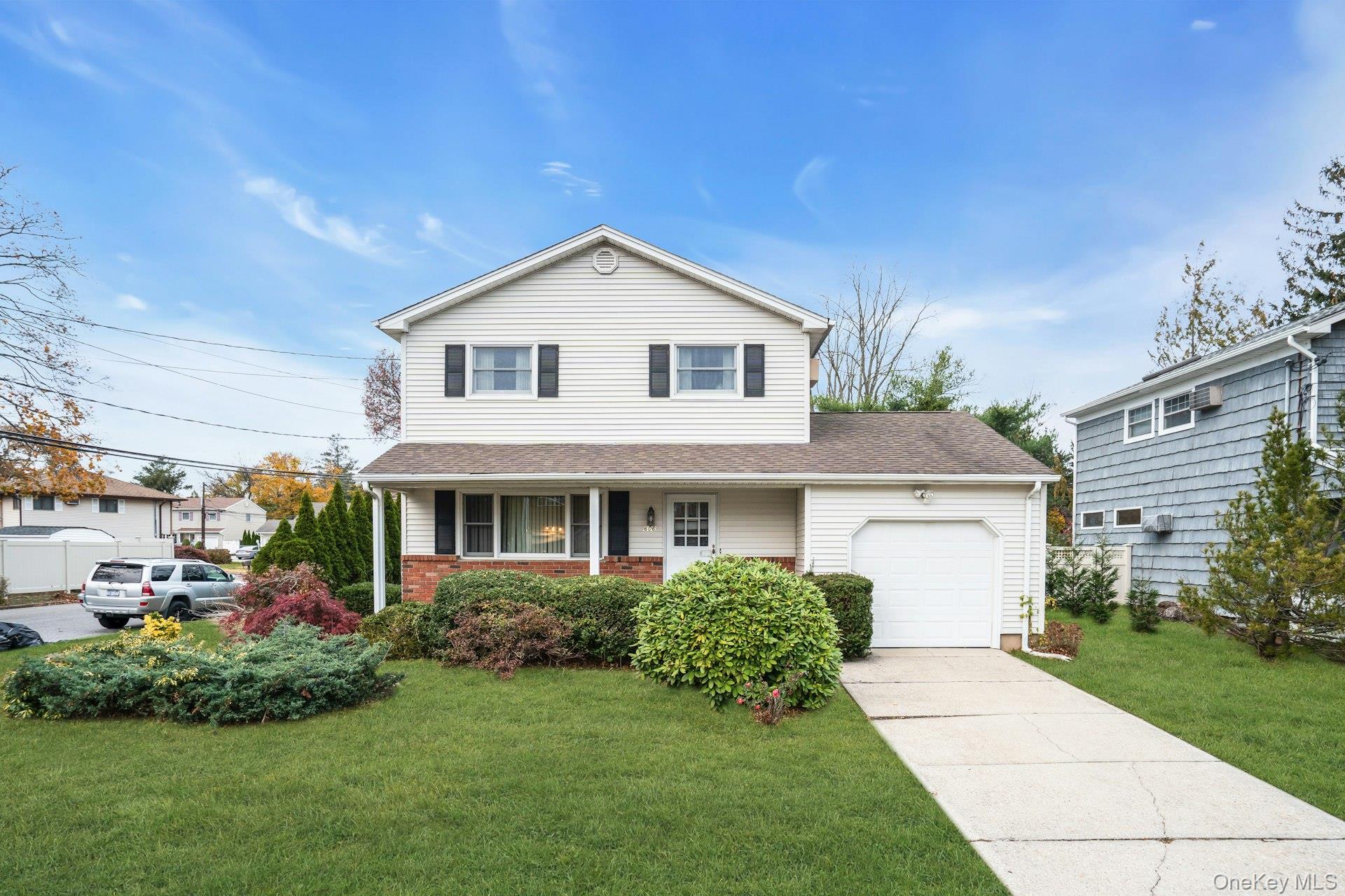 606 7th Avenue, East Northport, NY 11731