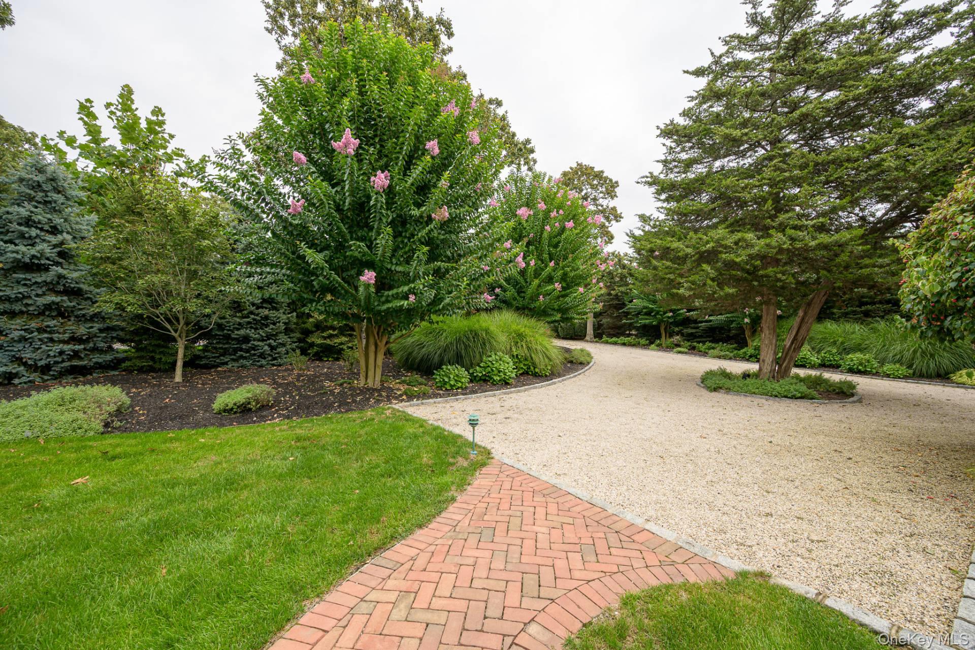 144 Middle Pond Road, Southampton, NY 11968