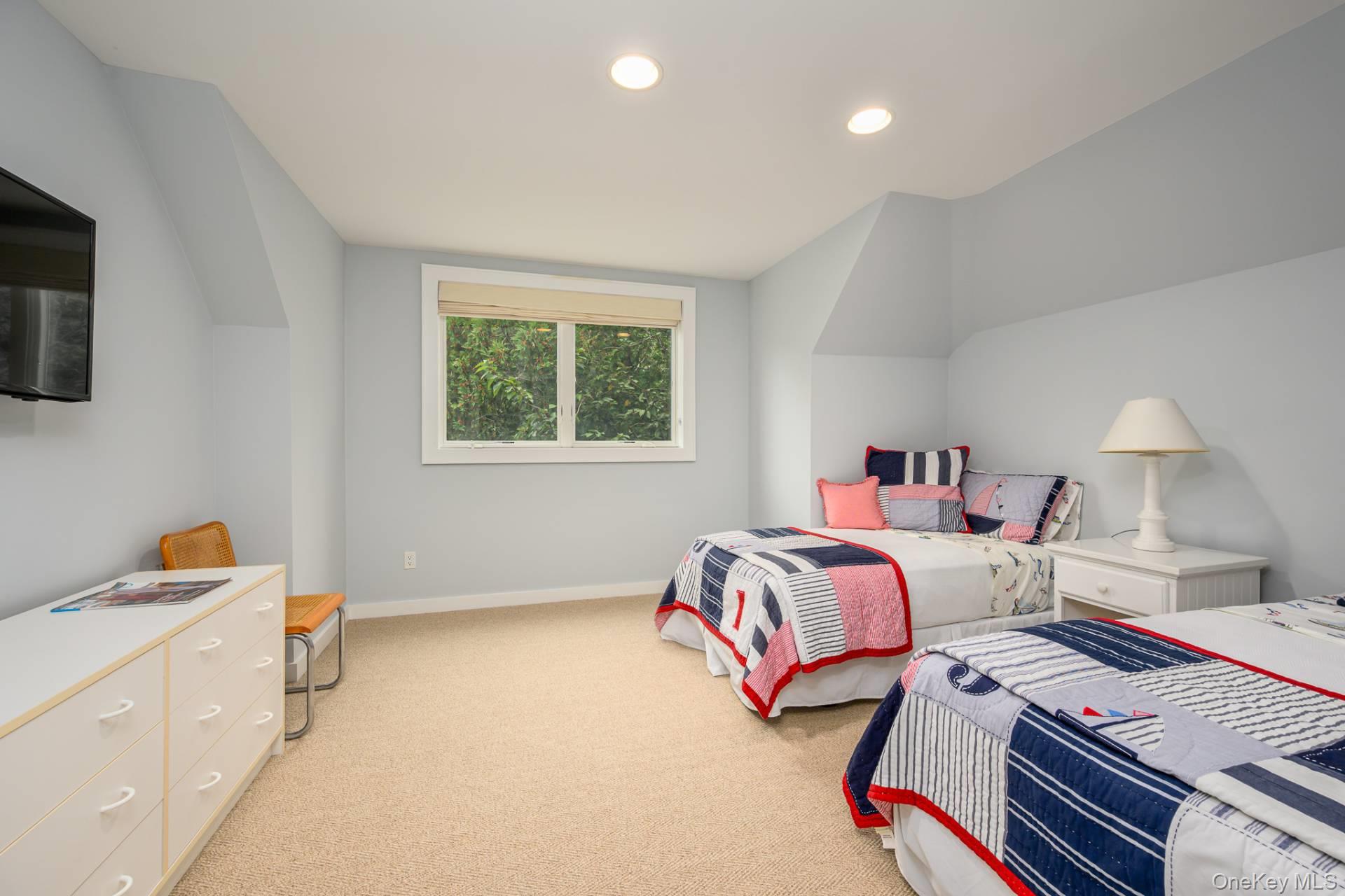 144 Middle Pond Road, Southampton, NY 11968