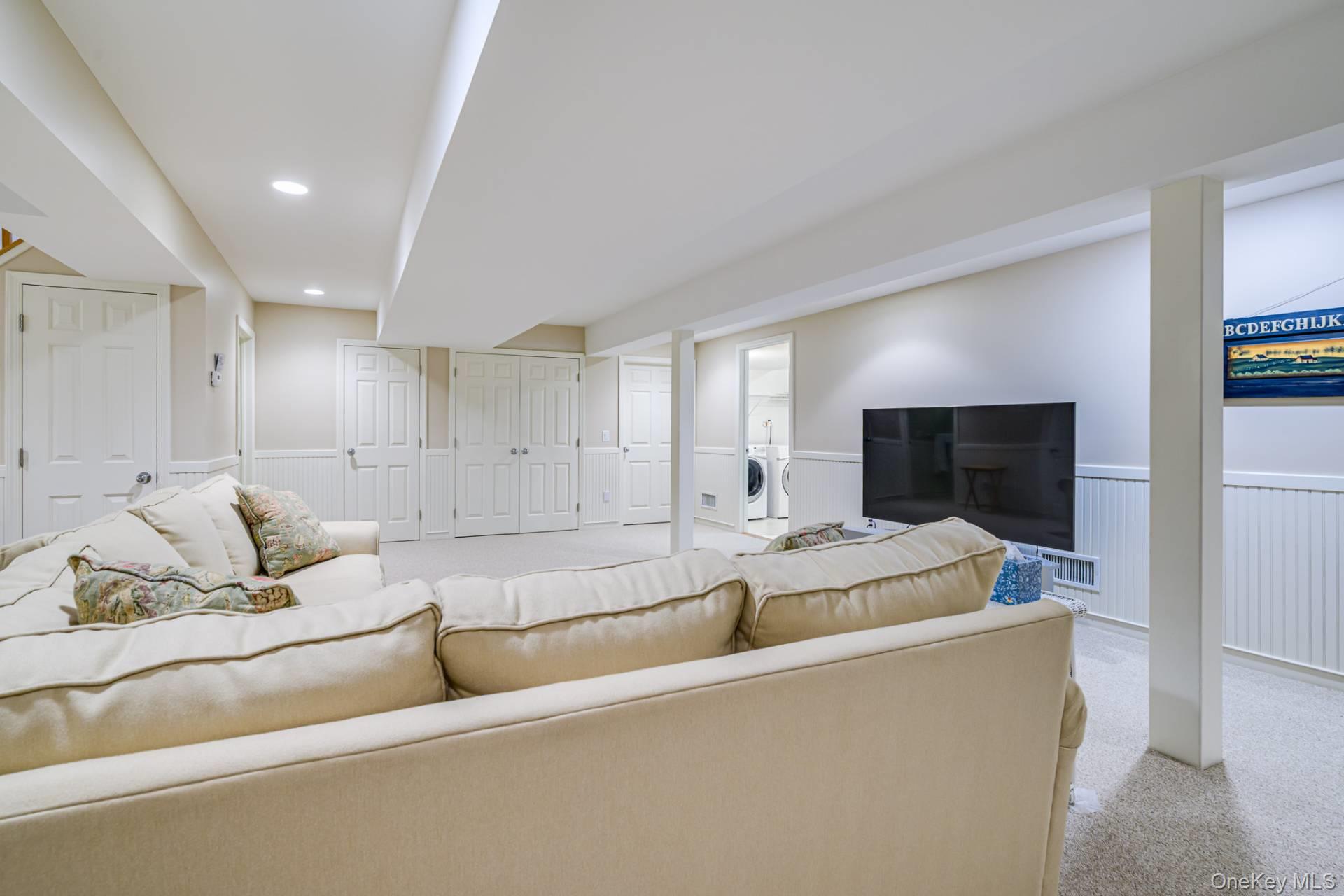 144 Middle Pond Road, Southampton, NY 11968