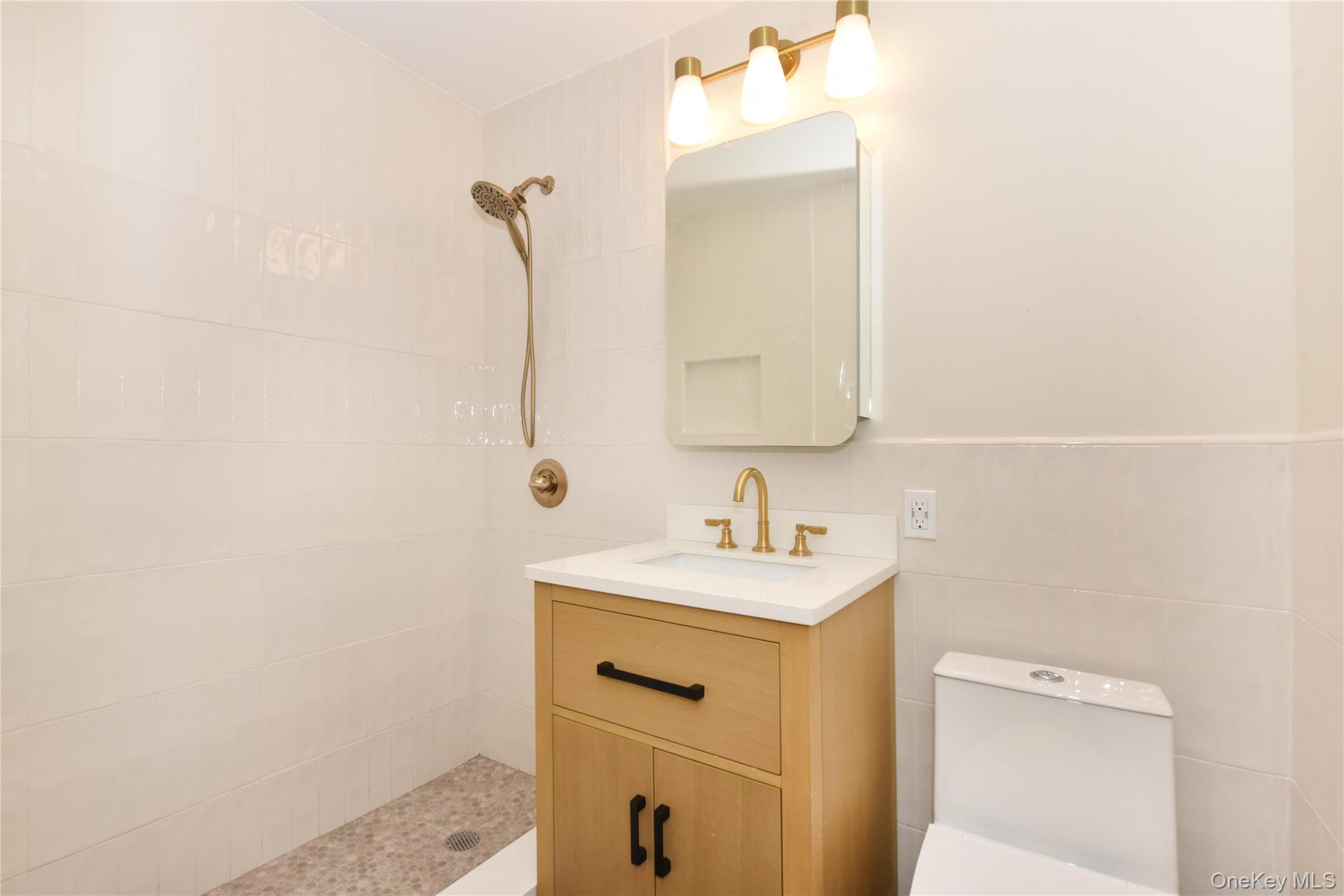 1 Birchwood Court # 5H, Mineola, NY 11501