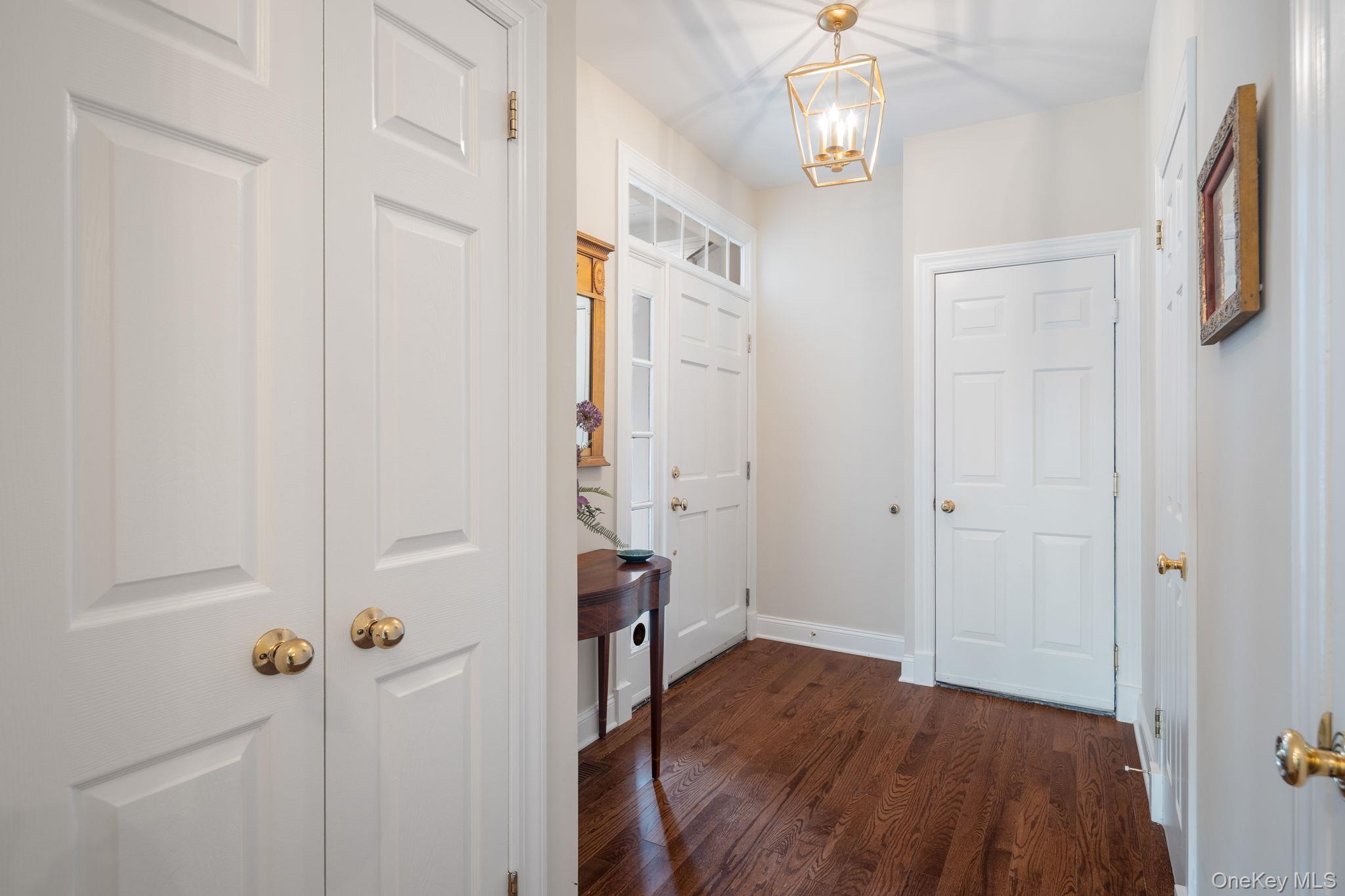 19 Club Court, Pleasantville, NY 10570