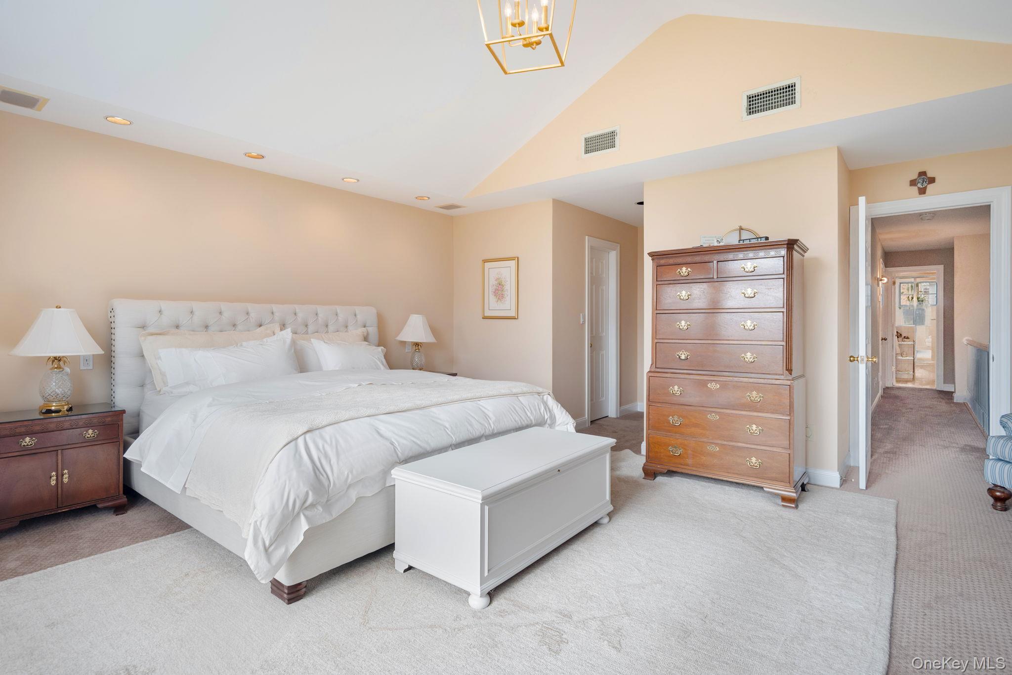 19 Club Court, Pleasantville, NY 10570