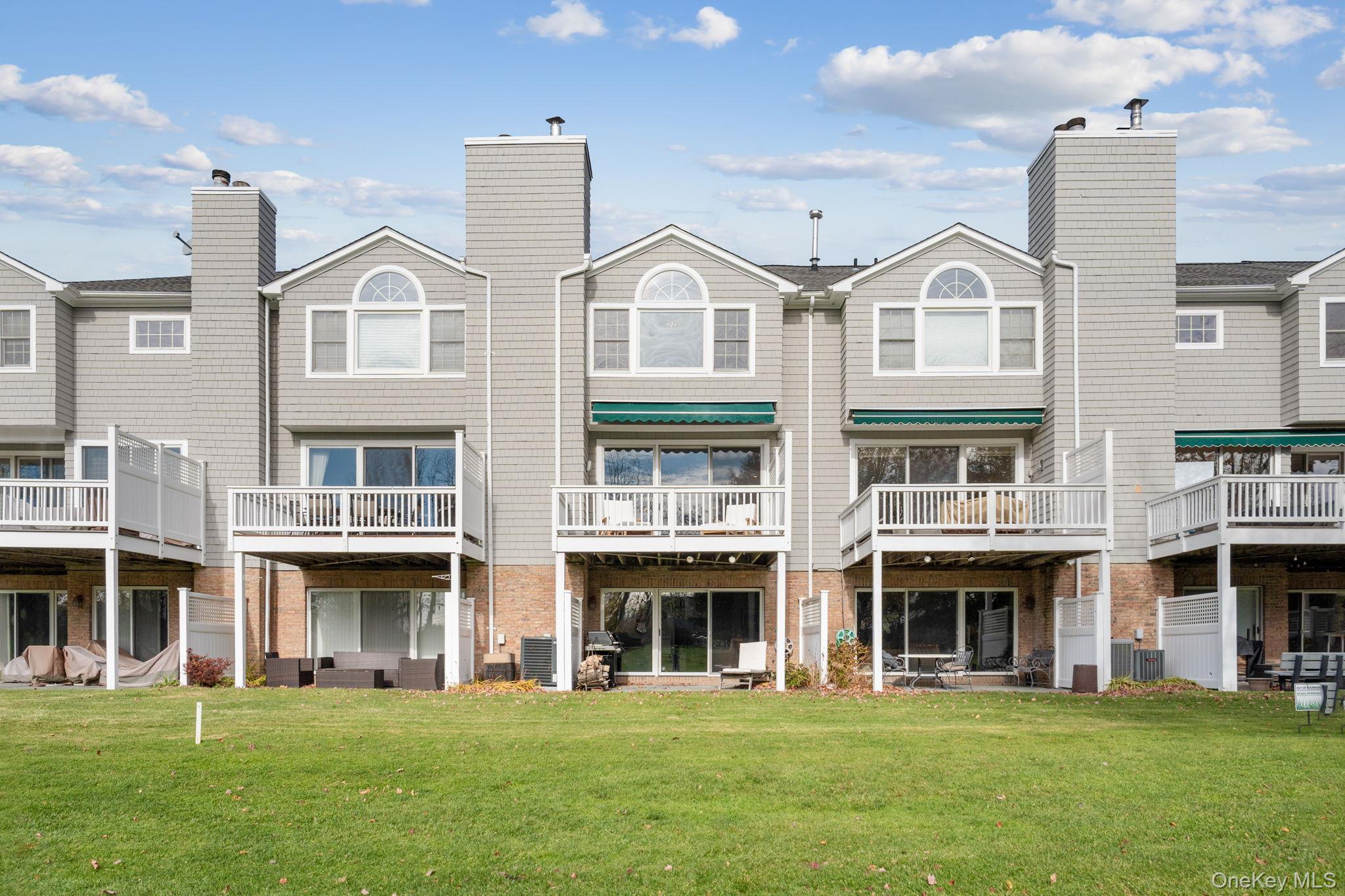 19 Club Court, Pleasantville, NY 10570