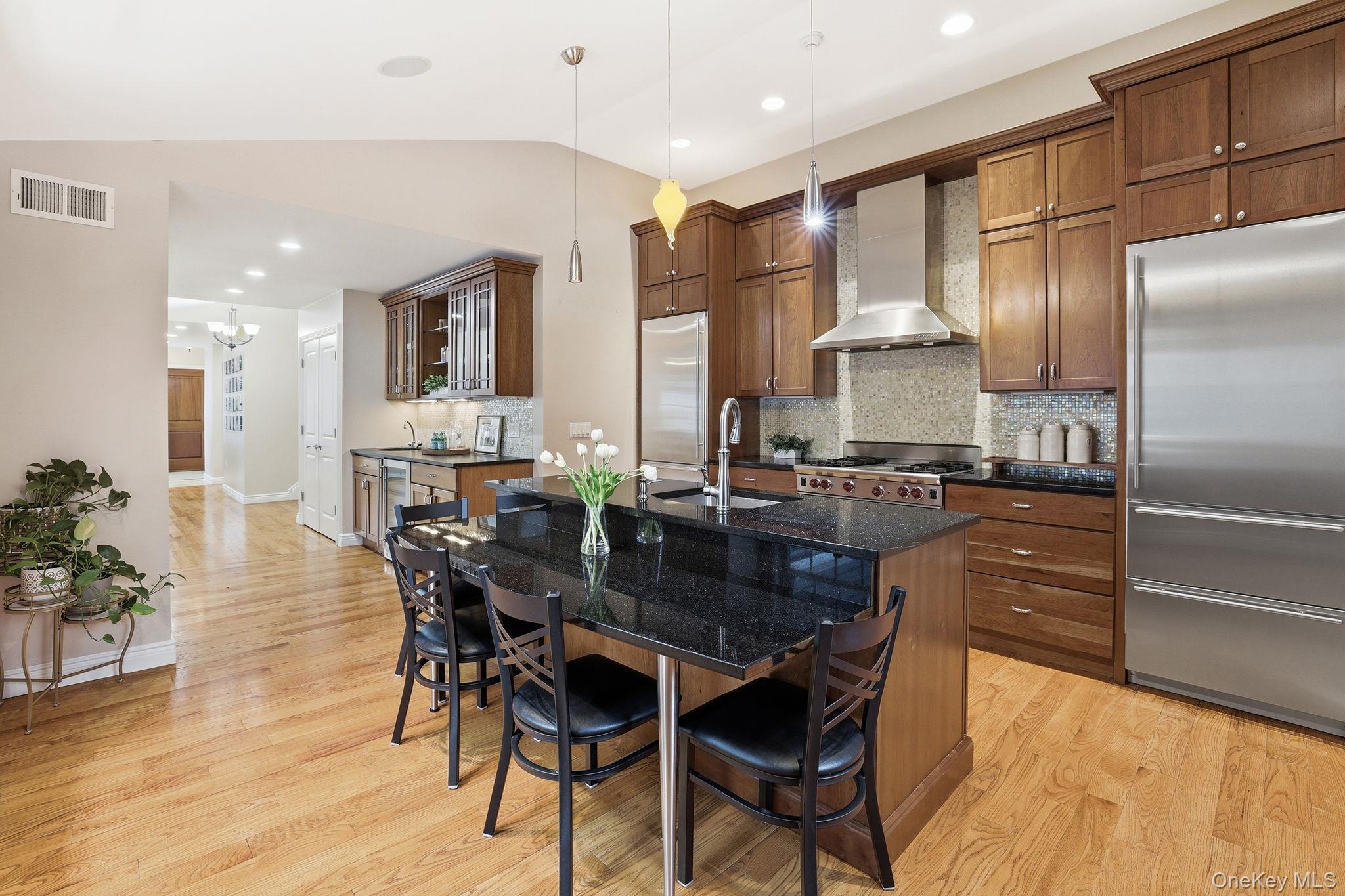 25 Andrea Lane, Scarsdale, NY 10583