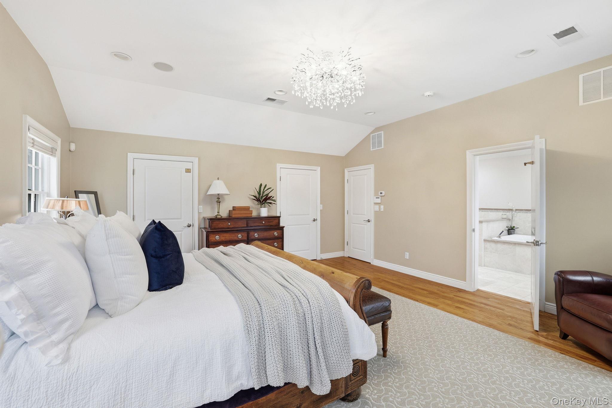 25 Andrea Lane, Scarsdale, NY 10583